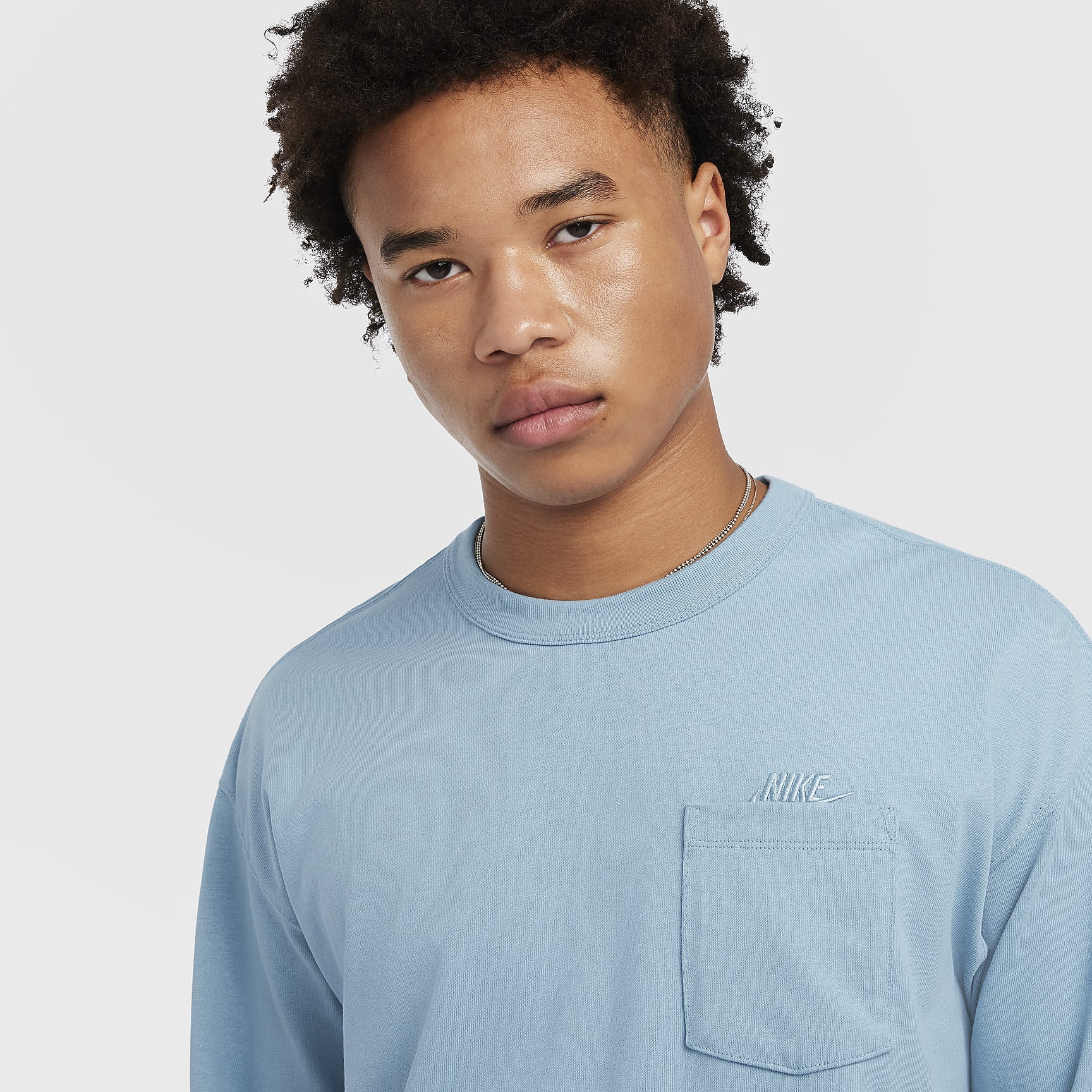 Nike Sportswear Premium Essentials Men's Long-Sleeve Pocket T-Shirt