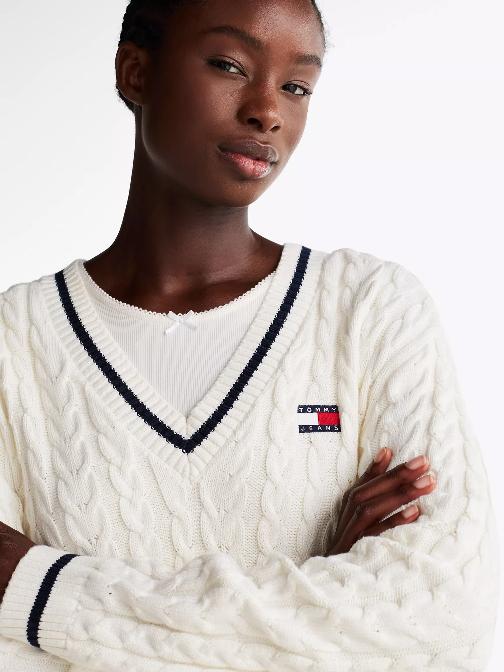 Женское платье Tommy Hilfiger, Вязаное платье-свитер с узором "косы" и нашивкой Tommy