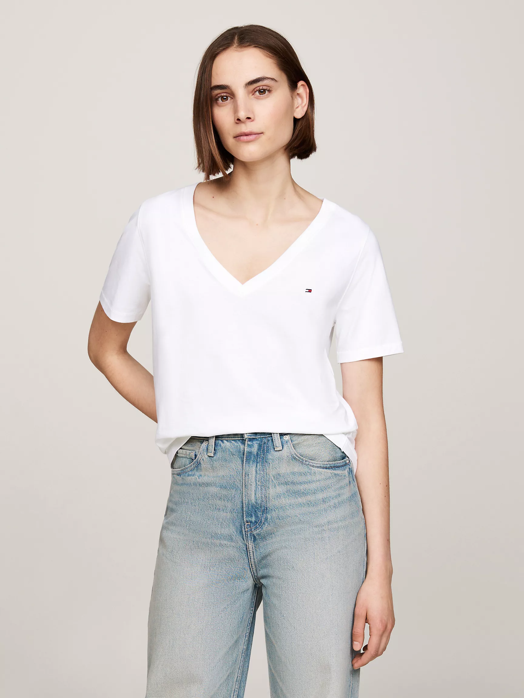 Женская футболка Tommy Hilfiger, Футболка с коротким рукавом и V-образным вырезом
