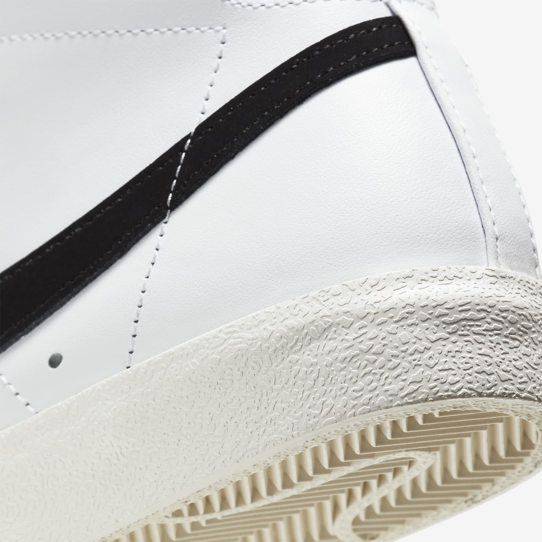 Nike Blazer Mid '77 Women's Shoes