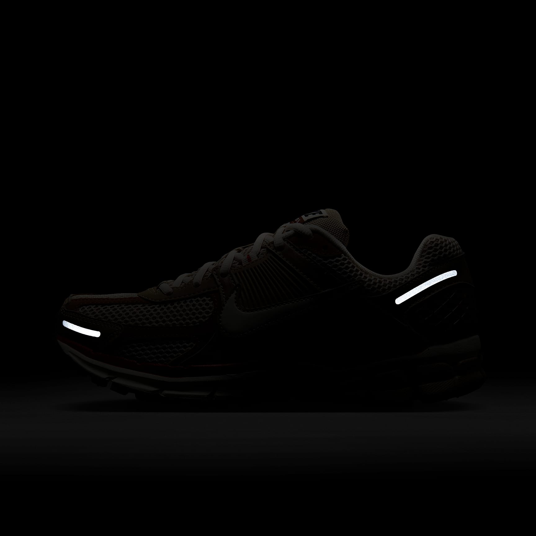 Nike Zoom Vomero 5 Women's Shoes