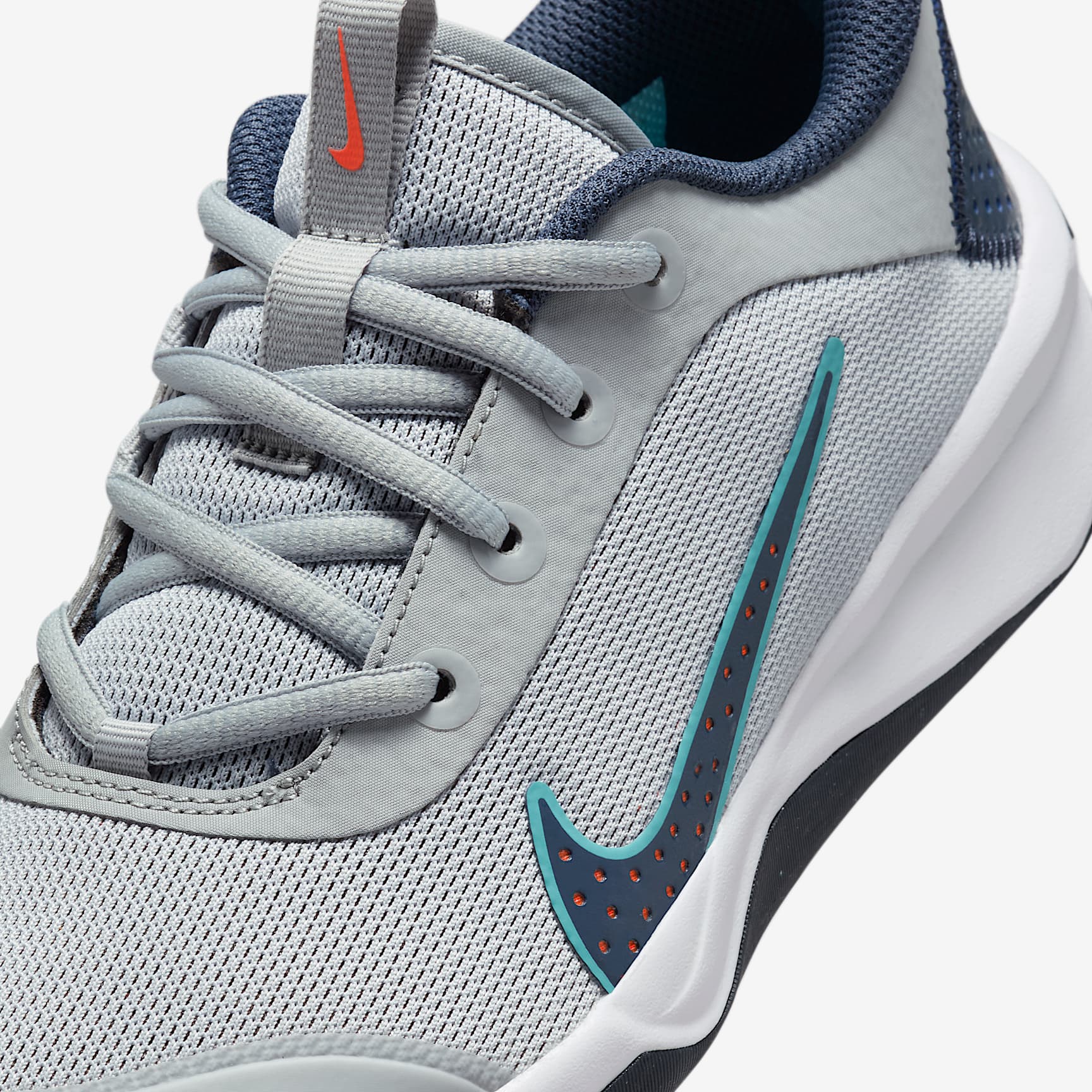 Nike Omni Multi-Court Big Kids' Indoor Court Shoes