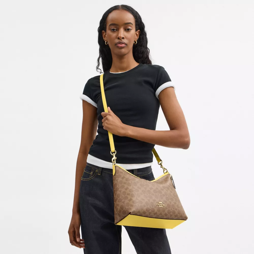 Сумка COACH Laurel Shoulder Bag In Signature Canvas