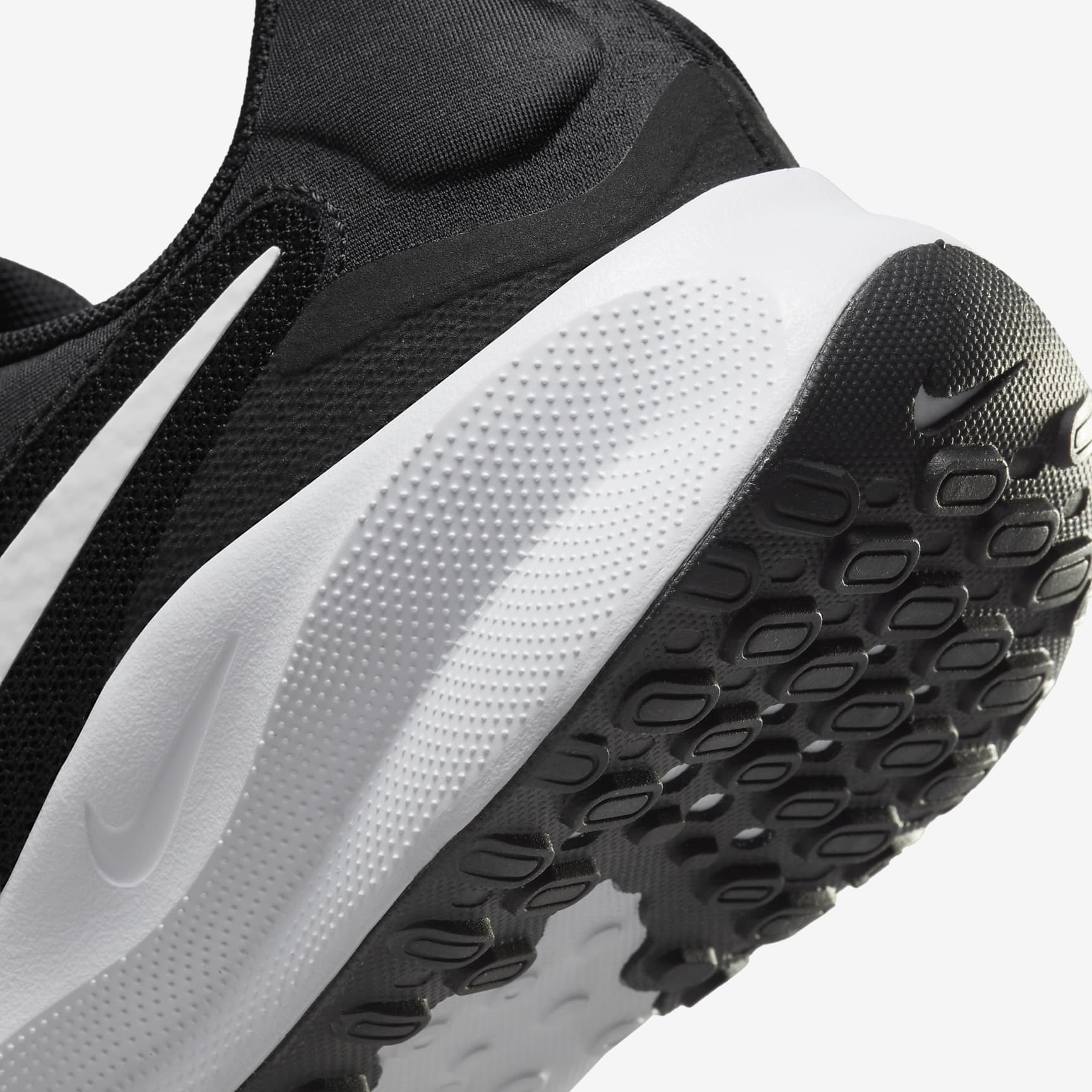 Nike Revolution 7 Women's Road Running Shoes (Extra Wide)