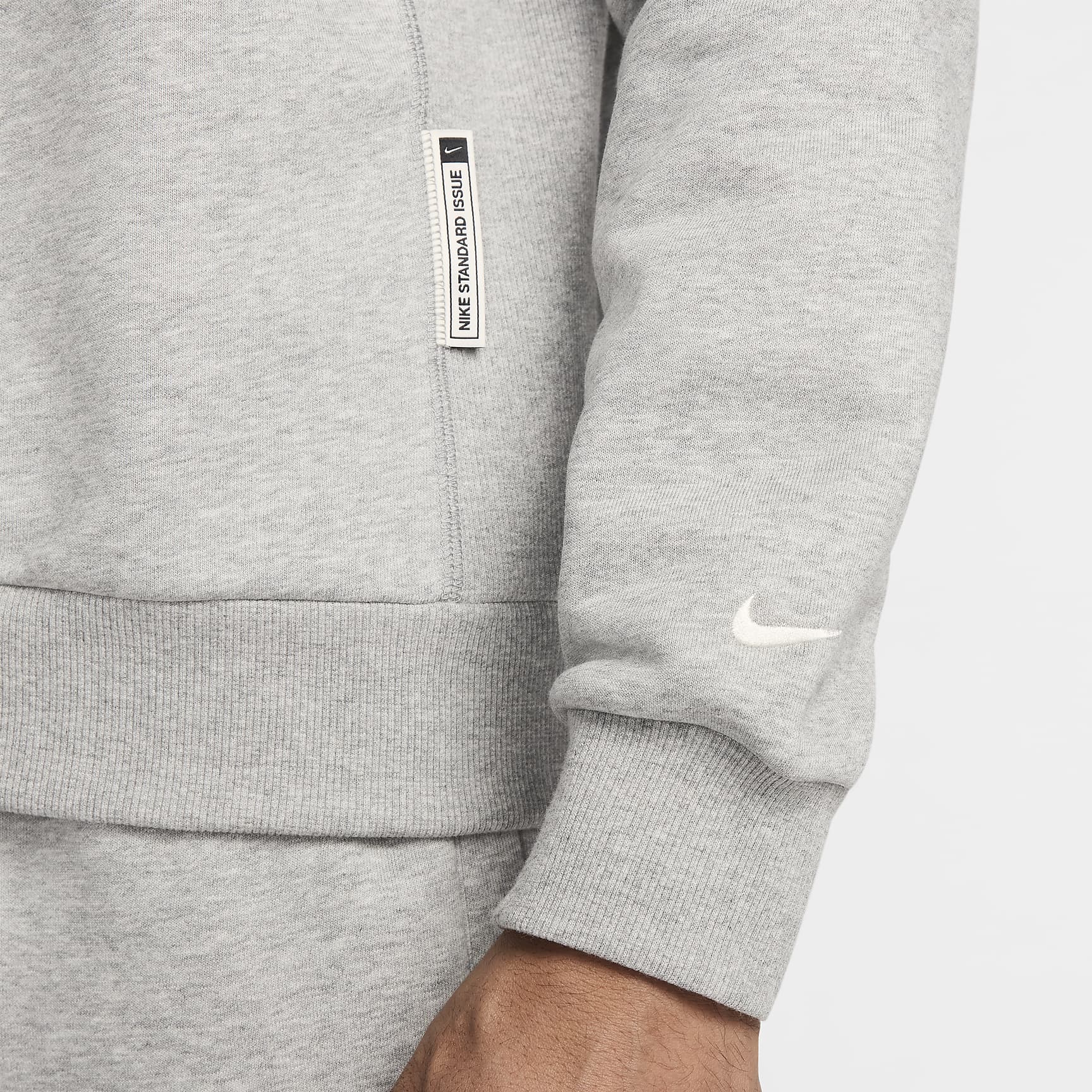 Nike Standard Issue Men's Dri-FIT Basketball Crew-Neck Sweatshirt