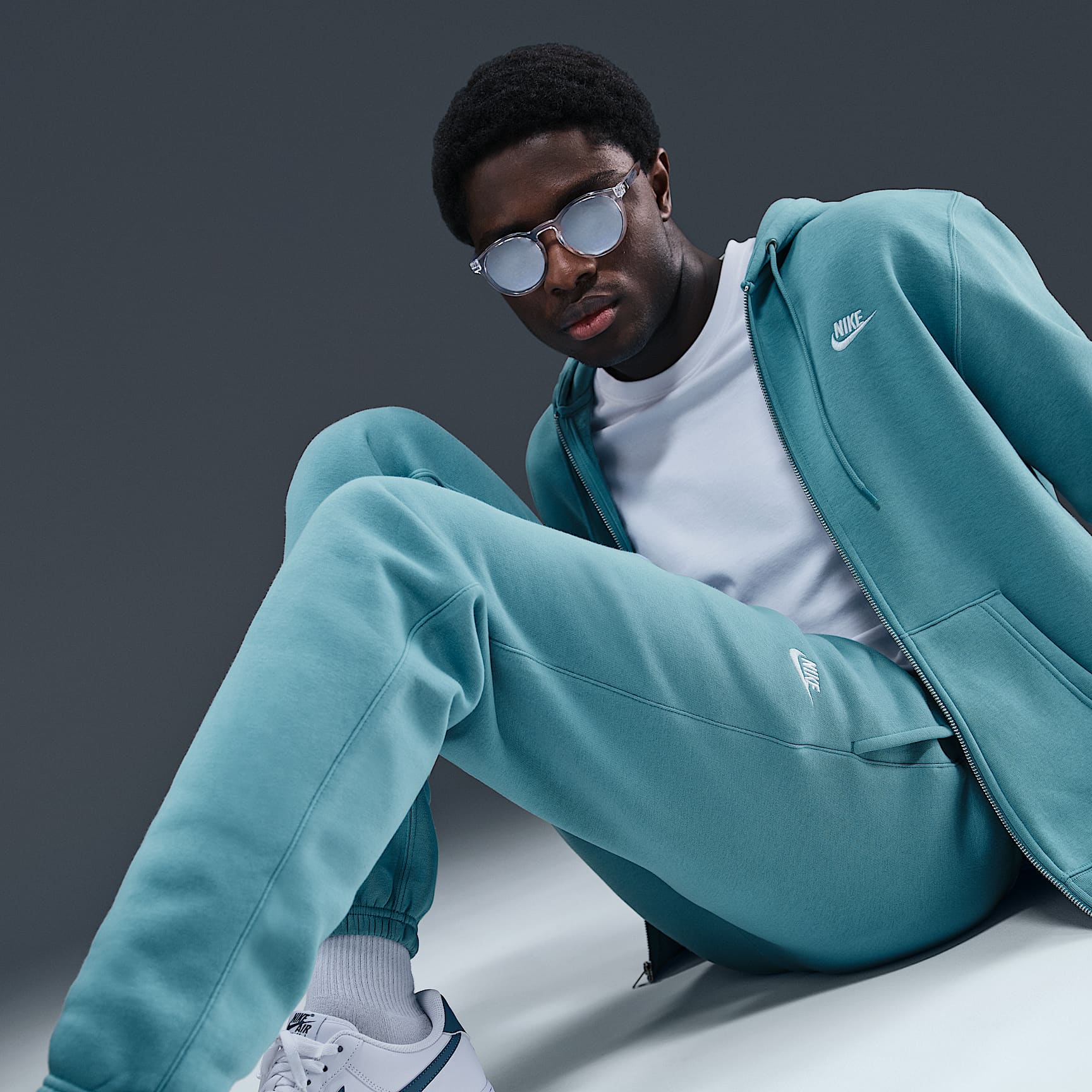 Nike Club Men's Cuffed Brushed Fleece Pants