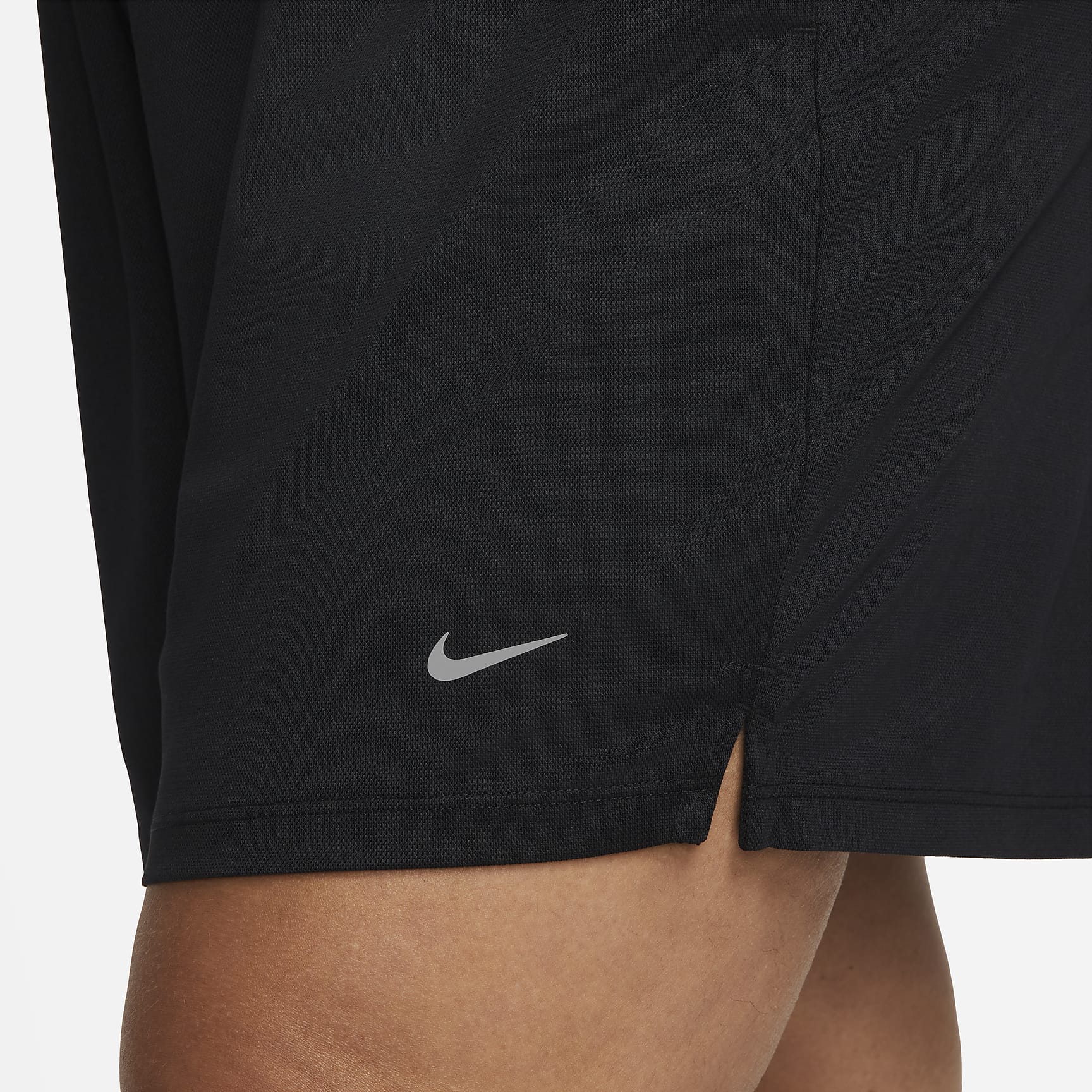 Nike Dri-FIT Attack Women's Mid-Rise 5" Unlined Shorts (Plus Size)