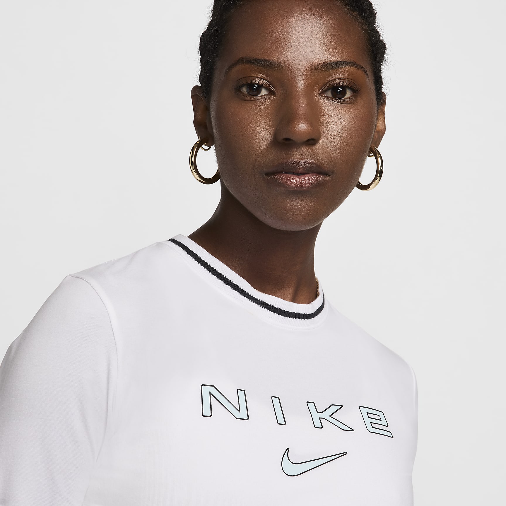 Nike Sportswear Chill Knit Women's Slim Long-Sleeve Cropped Graphic T-Shirt