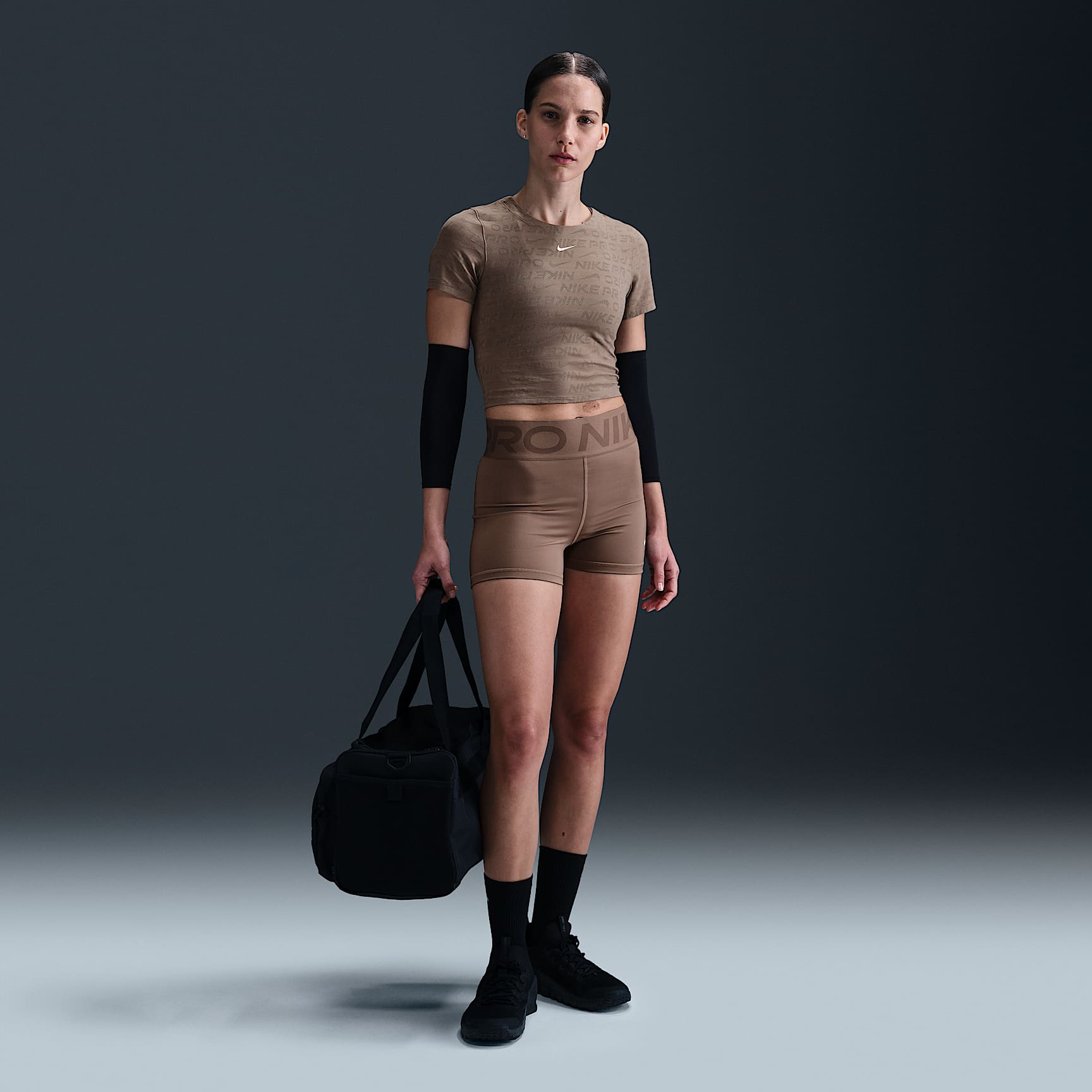 Nike Pro Women's Dri-FIT Short-Sleeve Cropped Jacquard Top