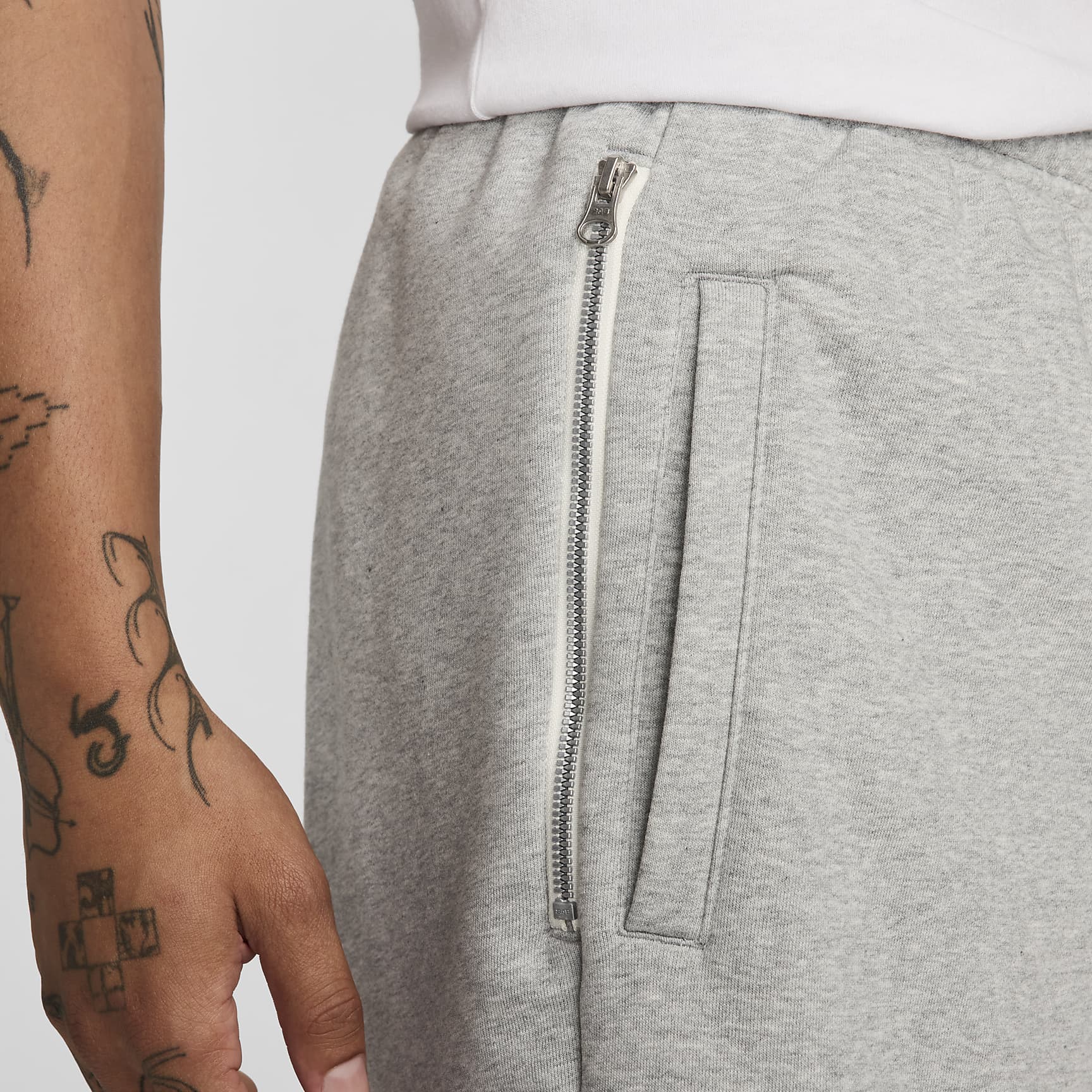 Nike Standard Issue Men's 8" Dri-FIT Fleece Basketball Shorts