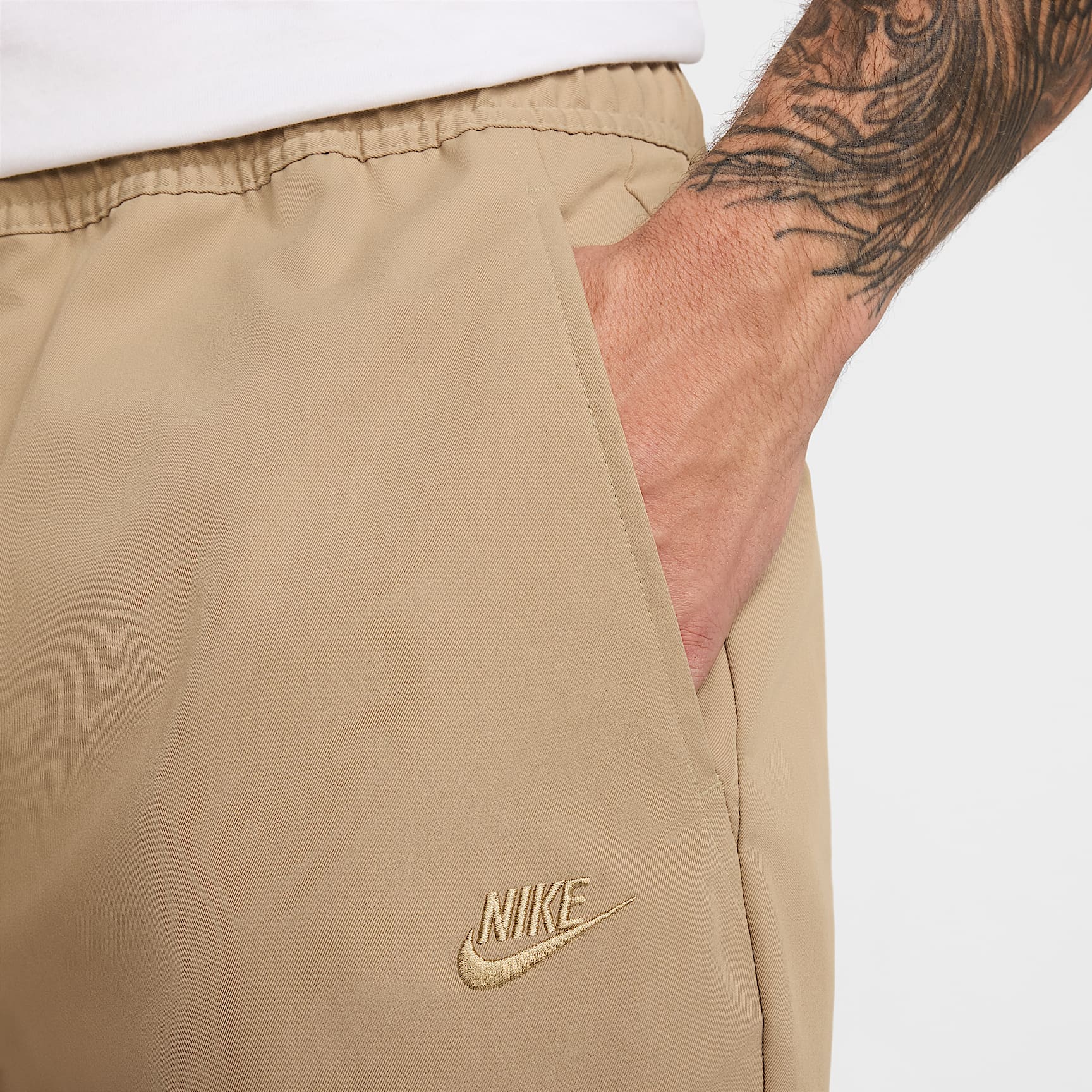 Nike Club Men's Woven Tapered Pants