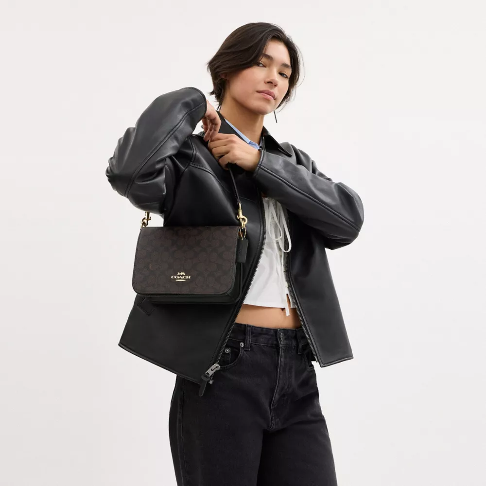 Сумка COACH Quinn Bag In Signature Canvas