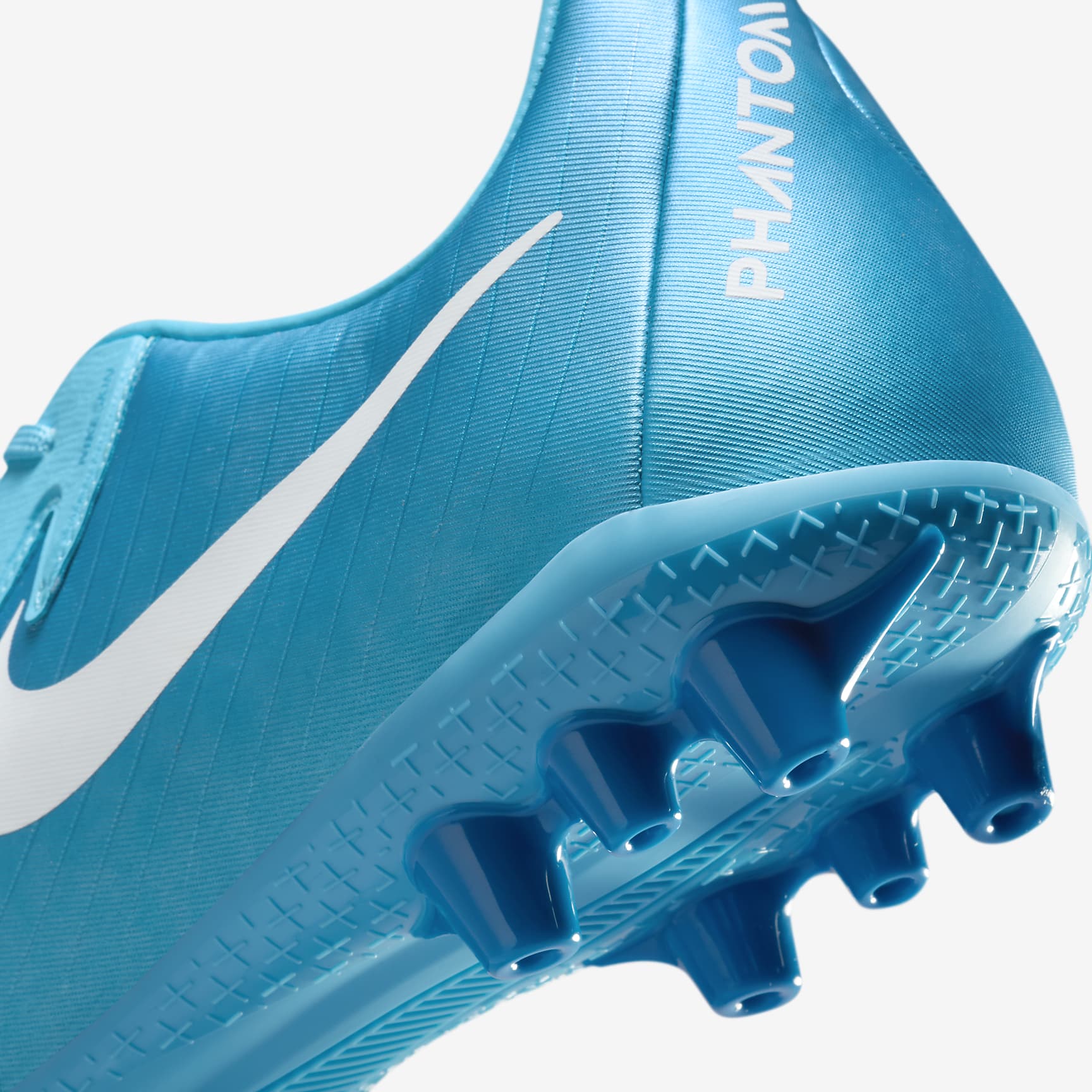 Nike Phantom GX 2 Academy AG Low-Top Soccer Cleats