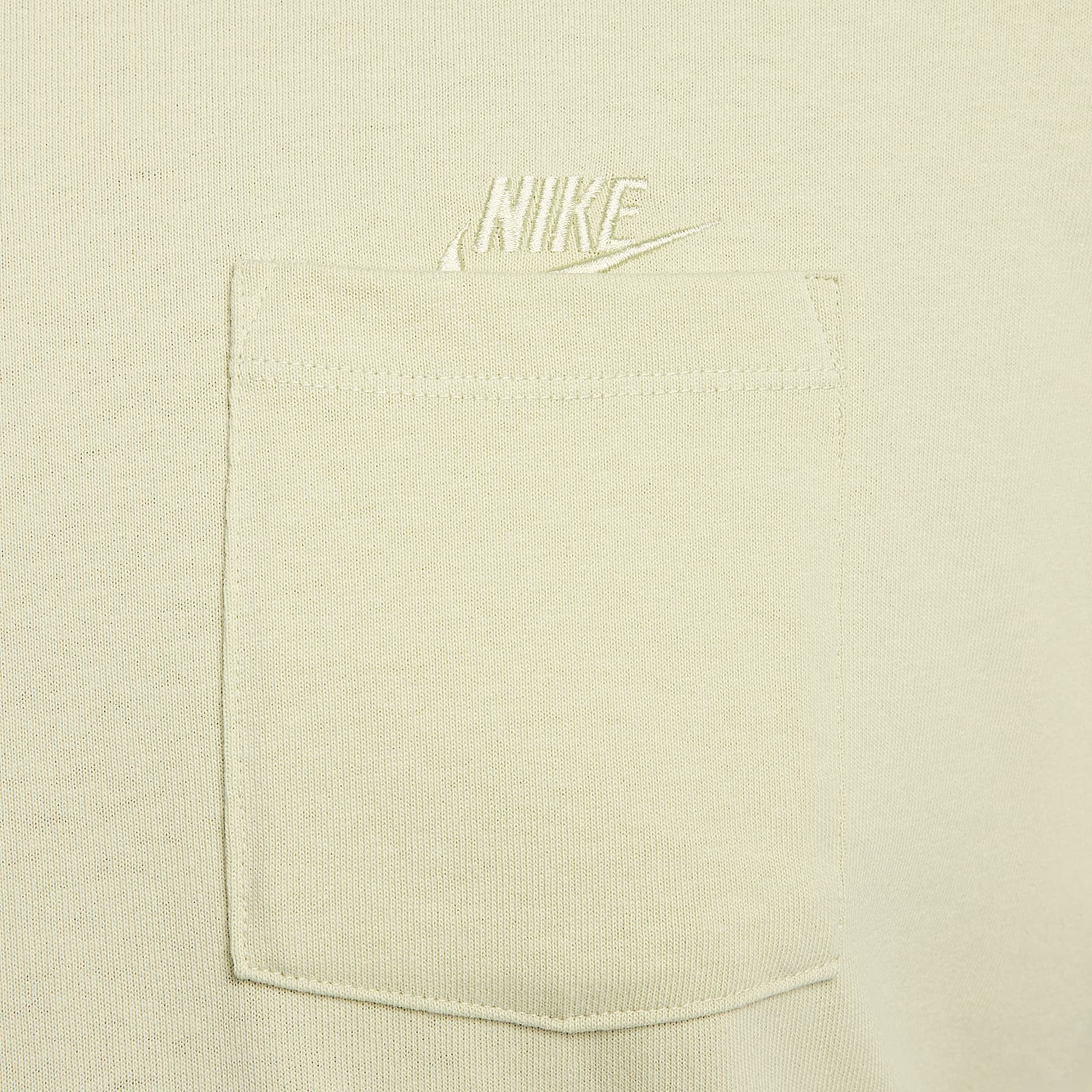 Nike Sportswear Premium Essentials Men's Long-Sleeve Pocket T-Shirt