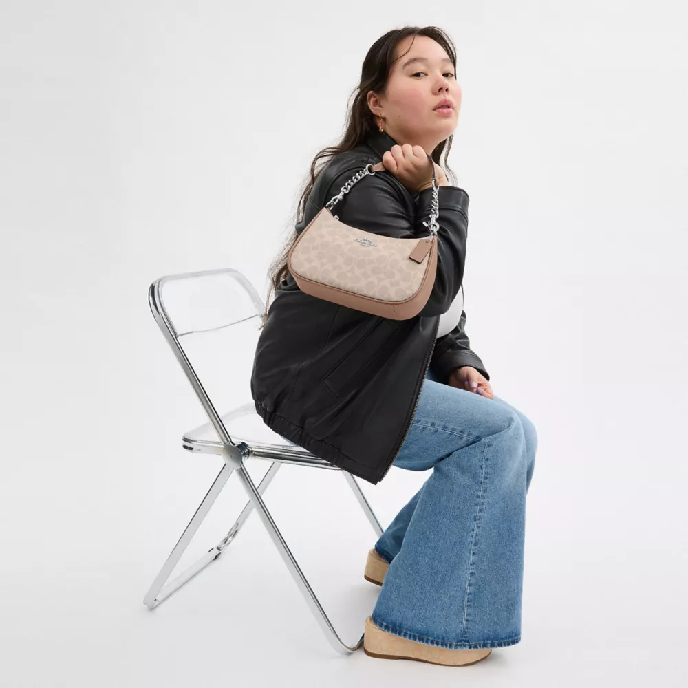 Сумка COACH Teri Shoulder Bag In Signature Canvas