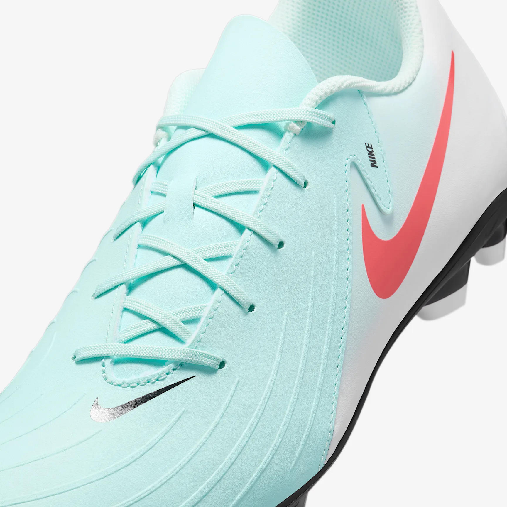 Nike Phantom GX 2 Club MG Low-Top Soccer Cleats