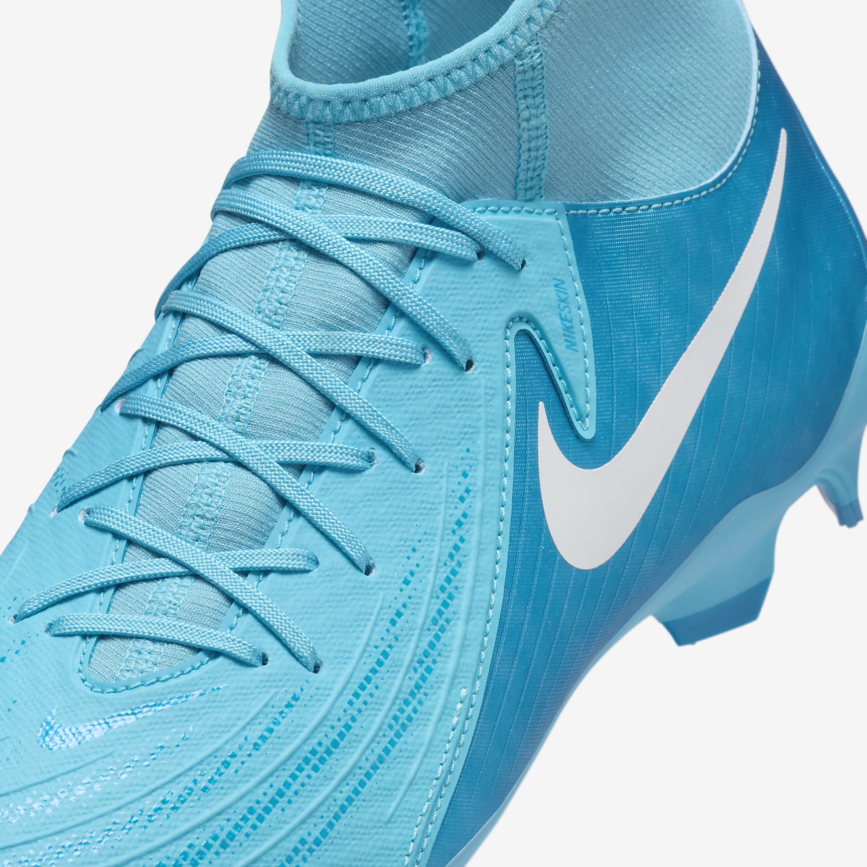 Nike Phantom Luna 2 Academy MG High-Top Soccer Cleats