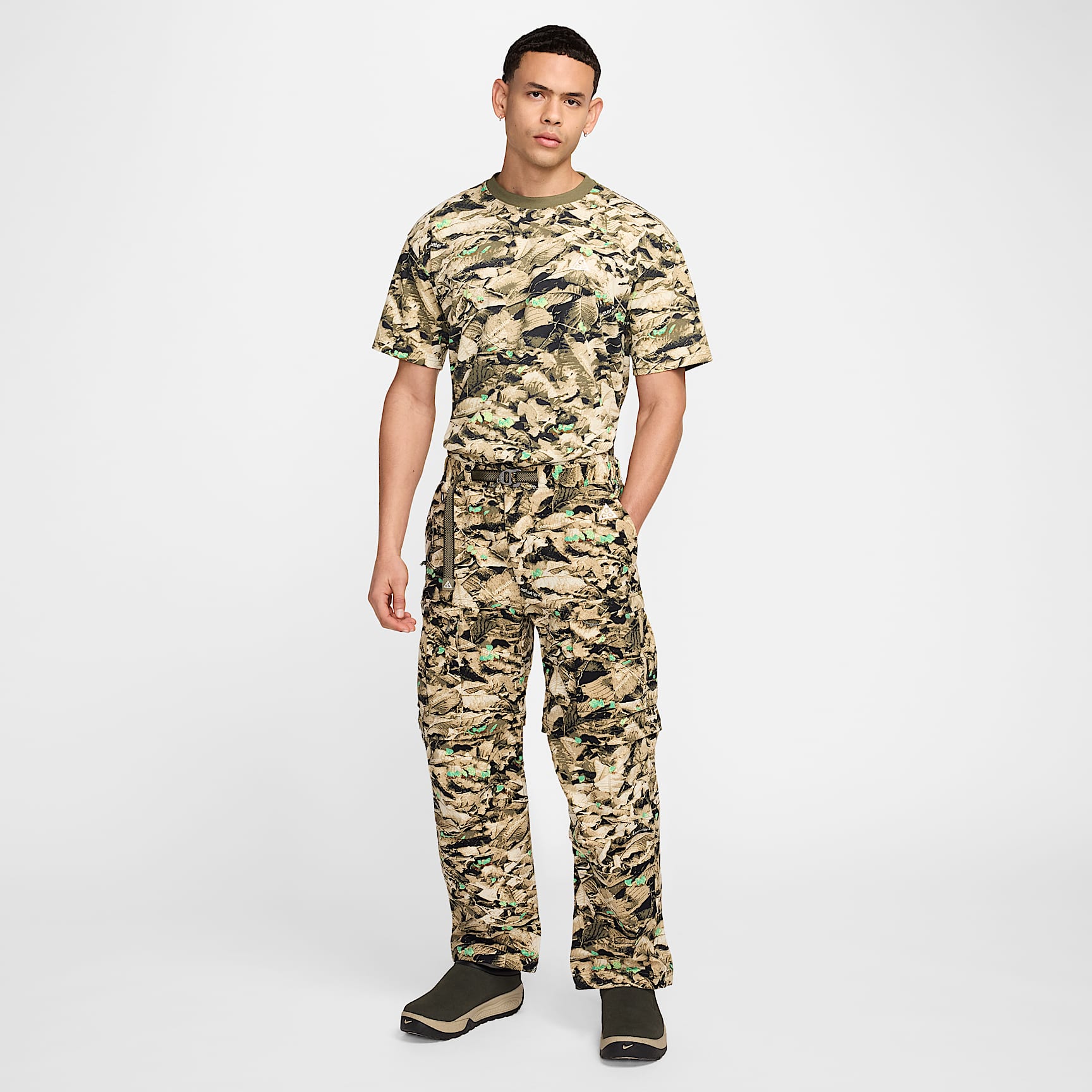 Nike ACG "Smith Summit" Water-Repellent UV Cargo Pants