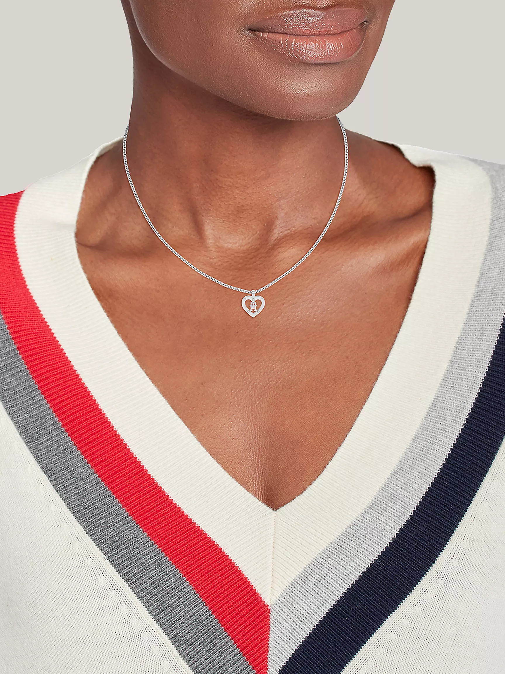 Женское колье Tommy Hilfiger, Серебристое ожерелье с сердечком Monogram