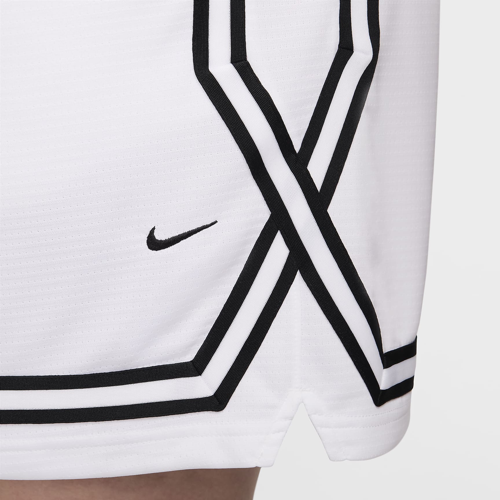 Nike Crossover Women's Dri-FIT 7" Basketball Shorts (Plus Size)