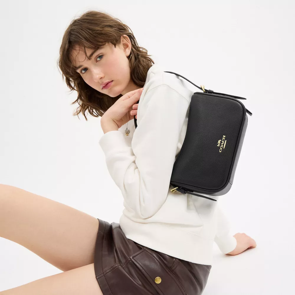 Сумка COACH Kailey Shoulder Bag