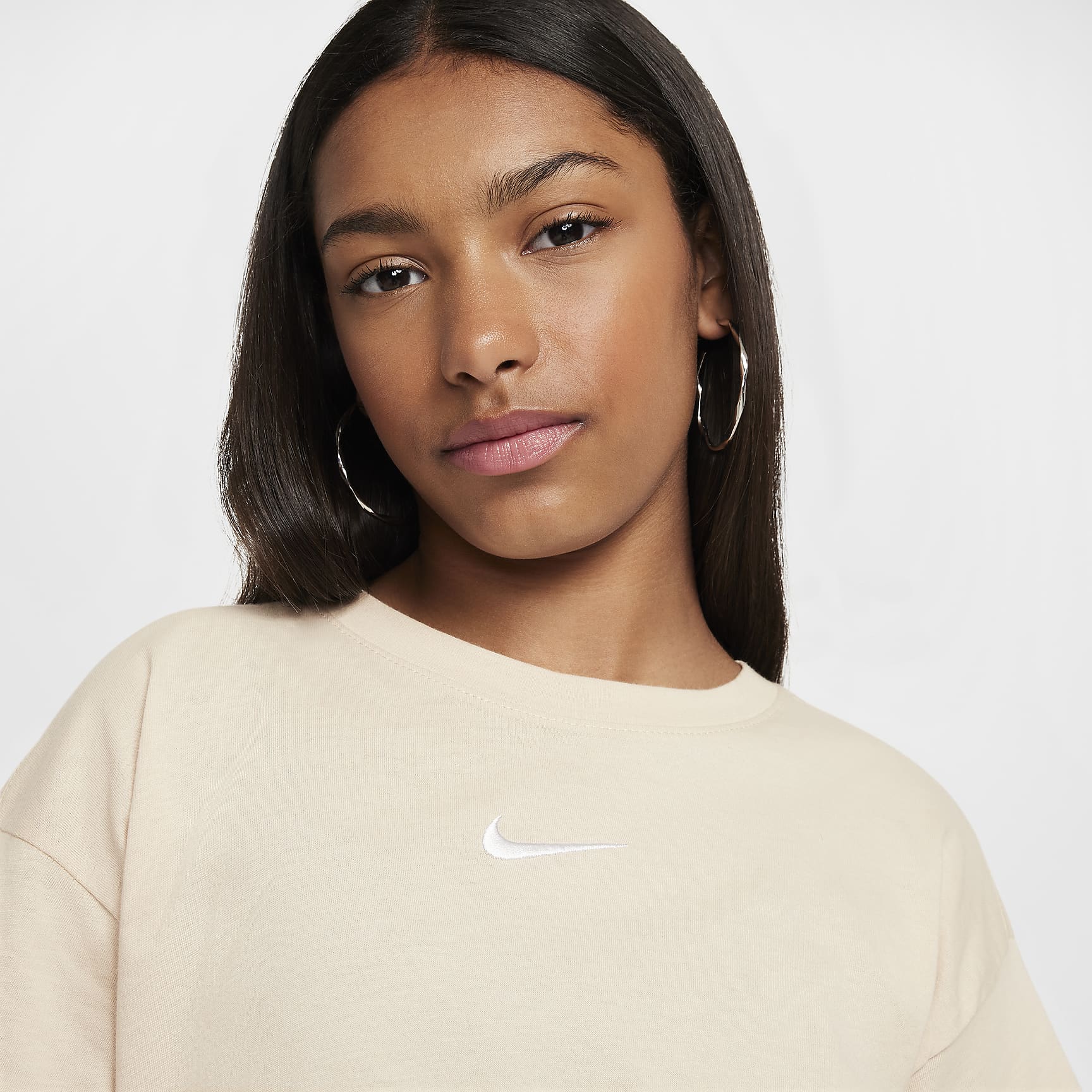 Nike Sportswear Essential Big Kids' (Girls') T-Shirt