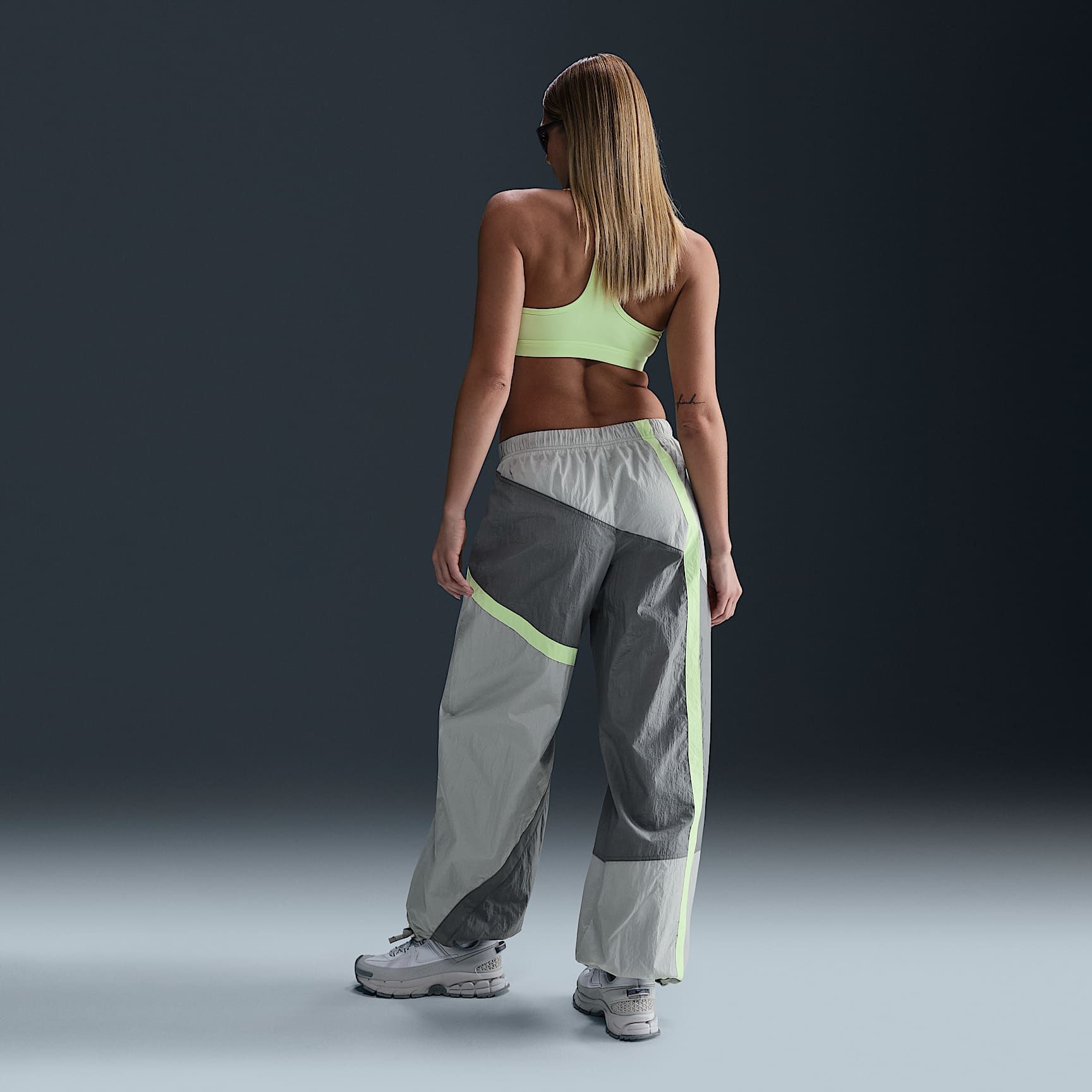 Nike Sportswear Women's Mid-Rise Loose Woven Open-Hem Pants