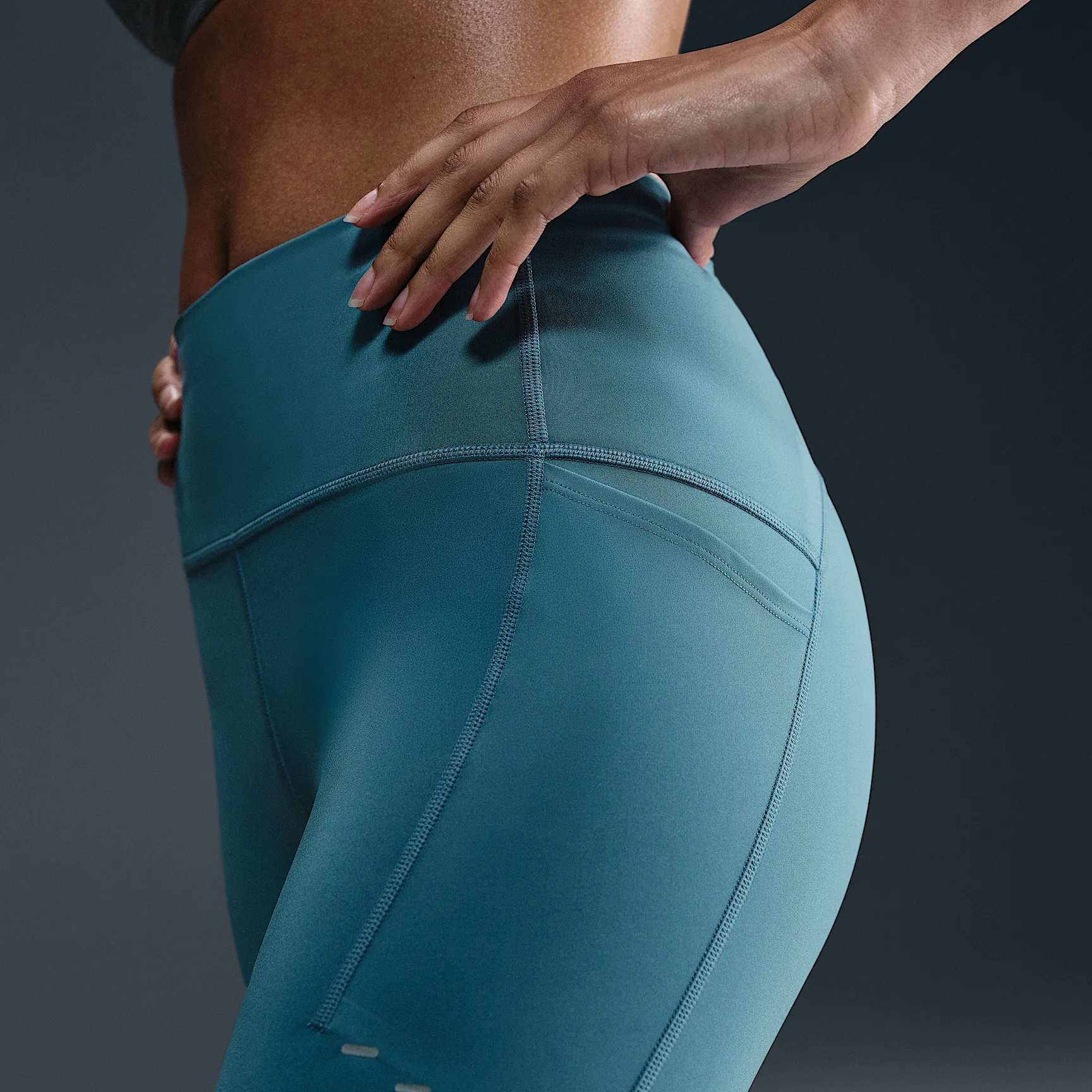 Nike Swift Women's High-Waisted 7/8 Running Leggings with Pockets