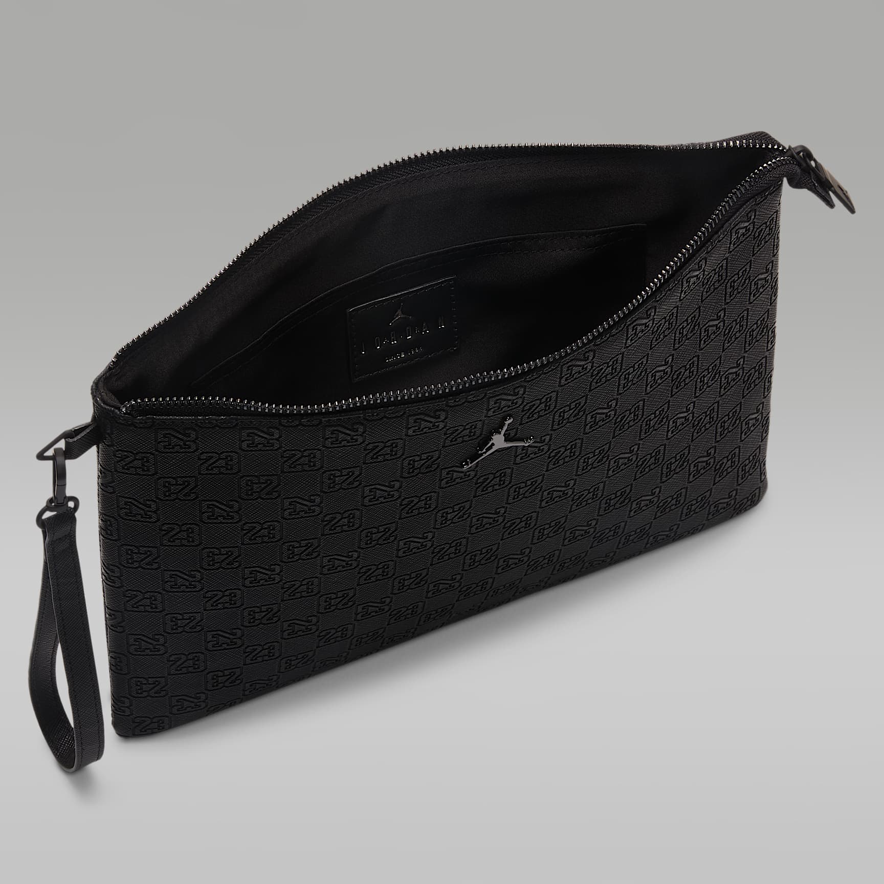 Jordan Monogram Pouch (0.69L)