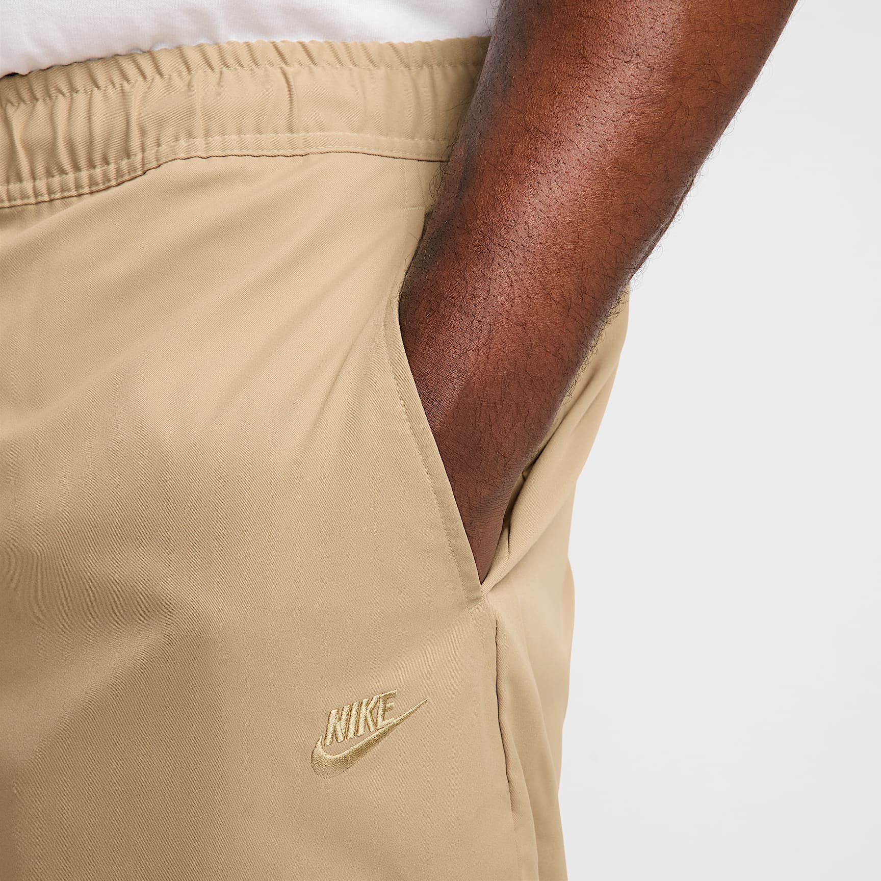 Nike Club Men's Woven Tapered Pants