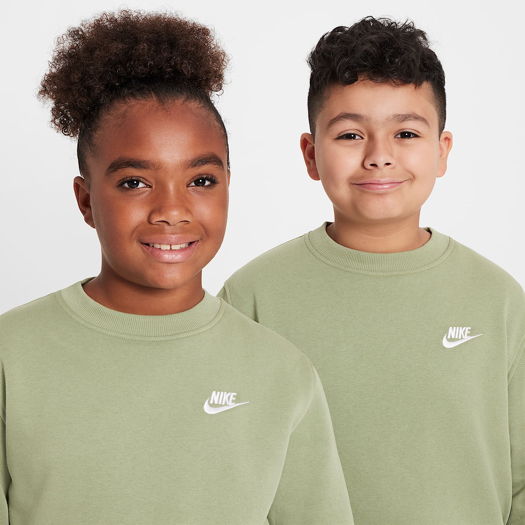Nike Sportswear Club Fleece Big Kids' Sweatshirt (Extended Size)