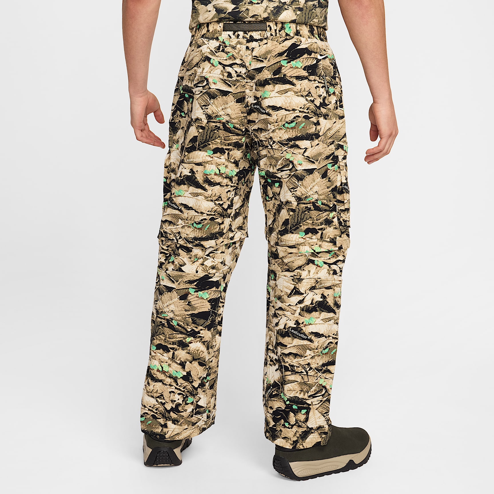 Nike ACG "Smith Summit" Water-Repellent UV Cargo Pants