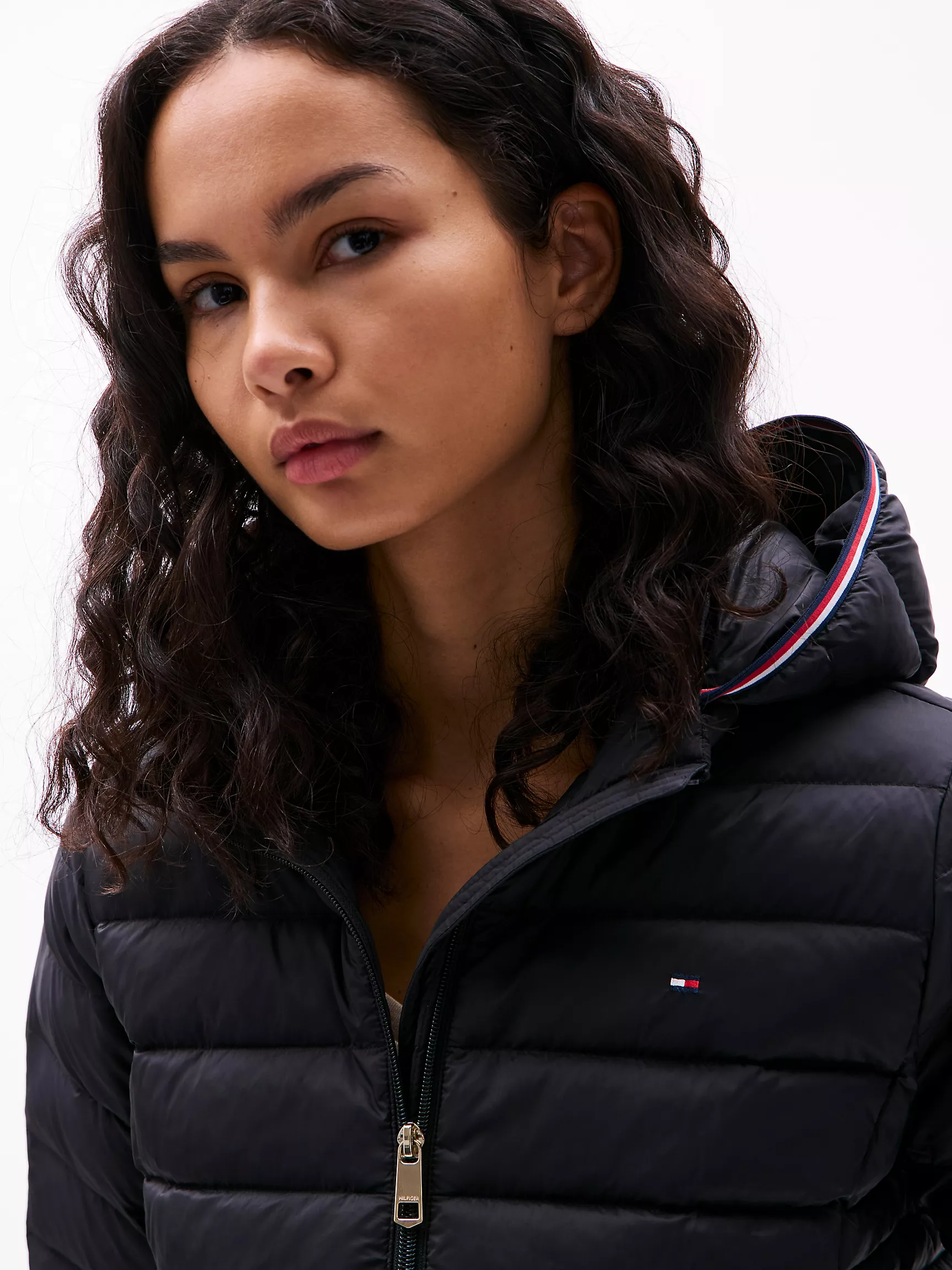 Женская куртка Tommy Hilfiger, Легкий пуховик с капюшоном