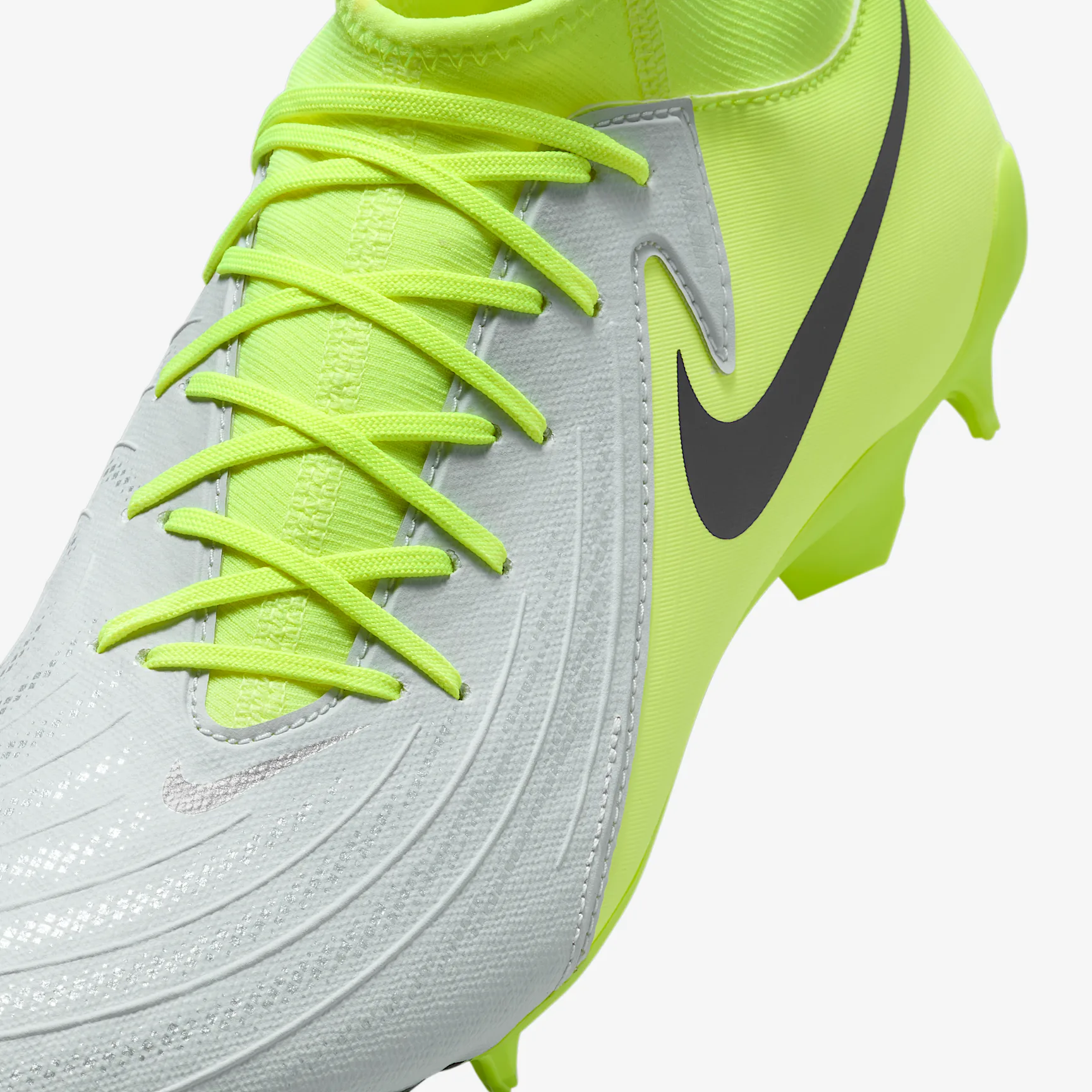 Nike Phantom Luna 2 Academy MG High-Top Soccer Cleats