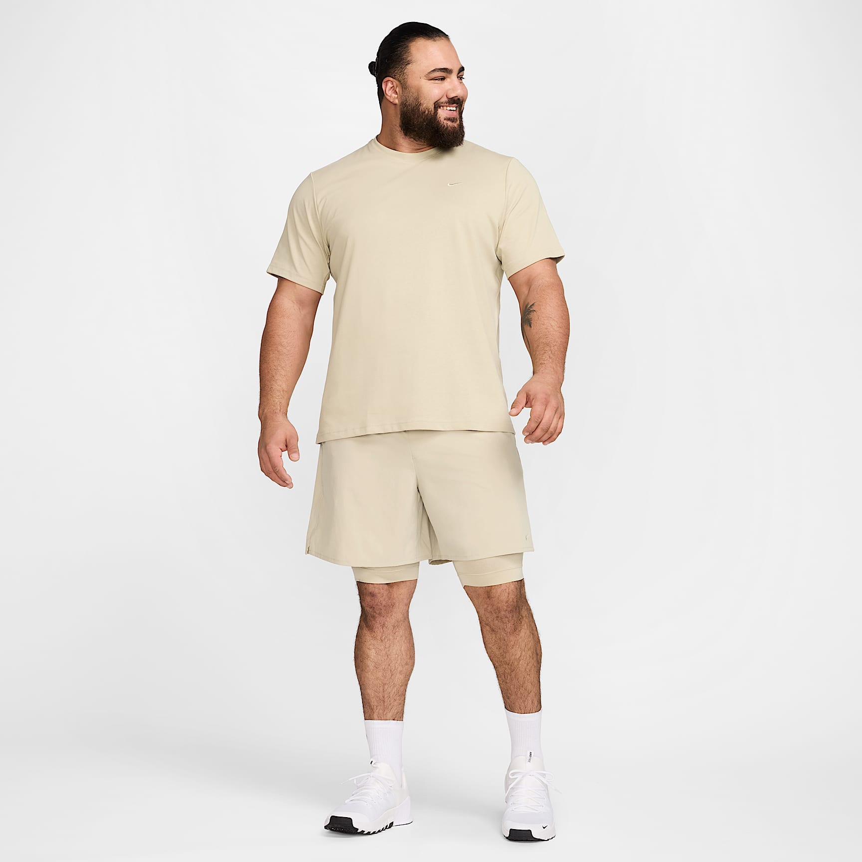 Nike Primary Men's Dri-FIT Short-Sleeve Versatile Top