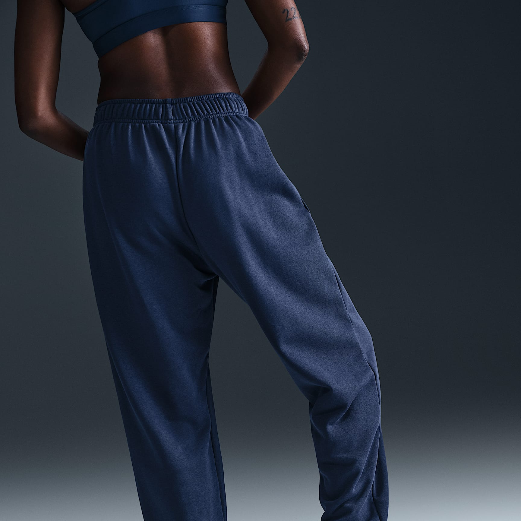 Nike Sportswear Club Fleece Women's Mid-Rise Oversized Sweatpants