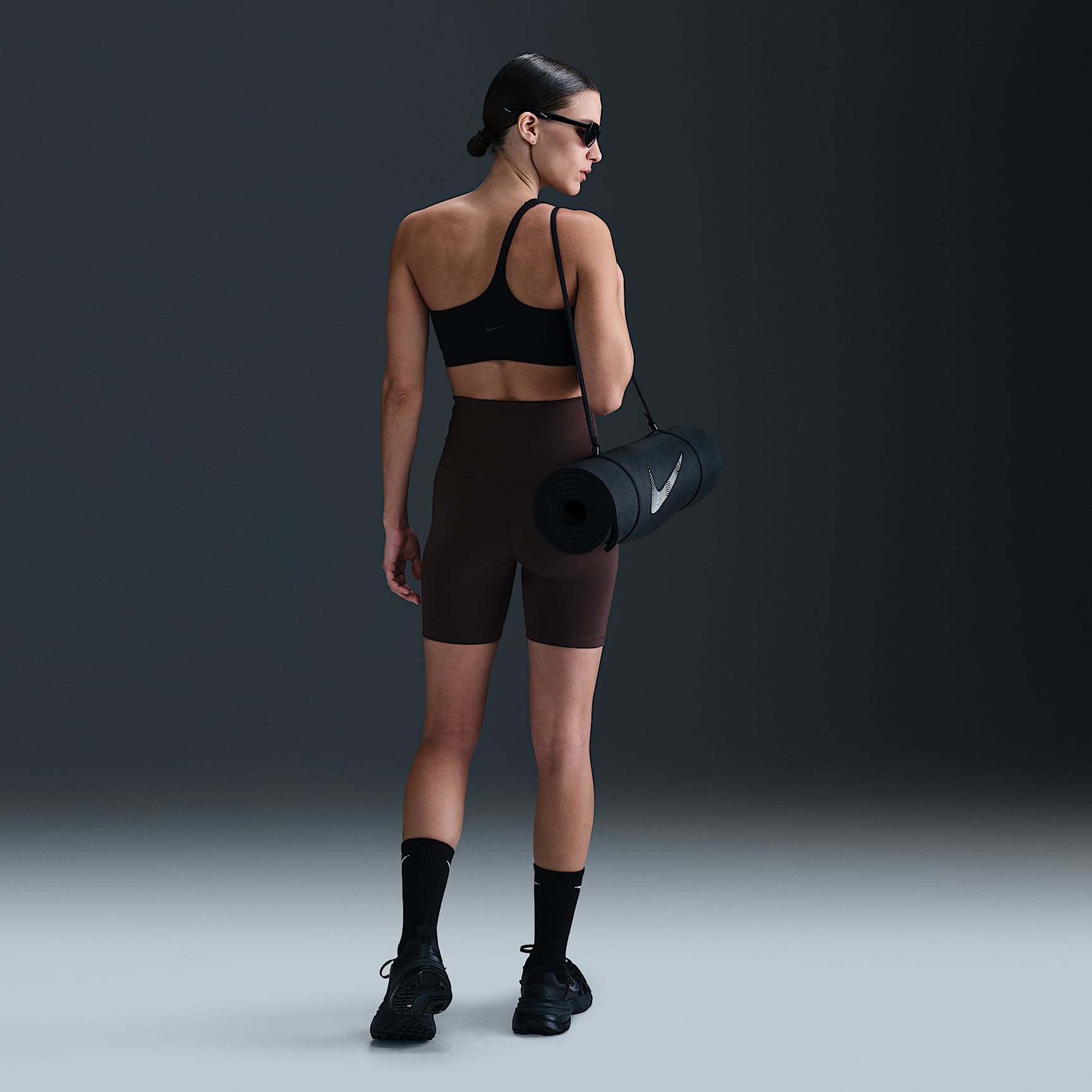 Nike Zenvy Asymmetrical Women's Light-Support Padded Sports Bra