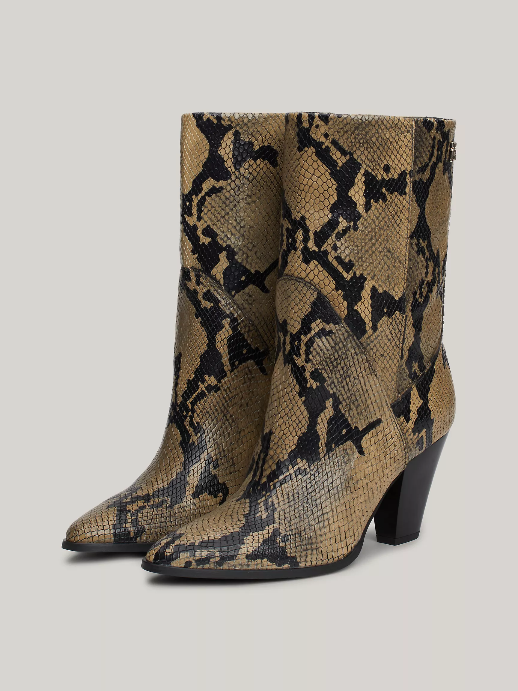 Женские ботинки Tommy Hilfiger, Ковбойские сапоги на каблуке из кожи с тиснением под змею