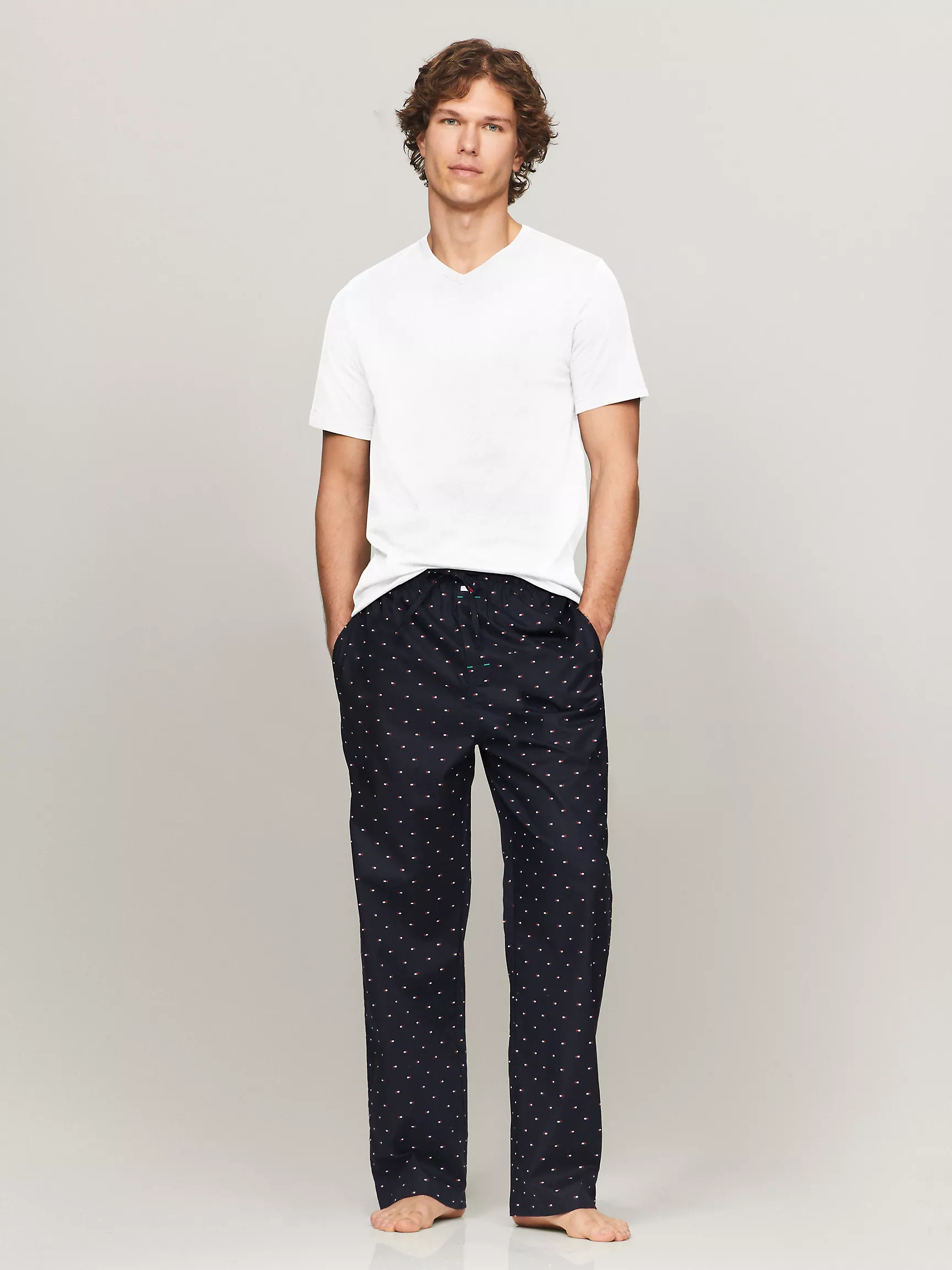 Мужское нижнее белье Tommy Hilfiger, Набор из 3 классических хлопковых футболок с V-образным вырезом