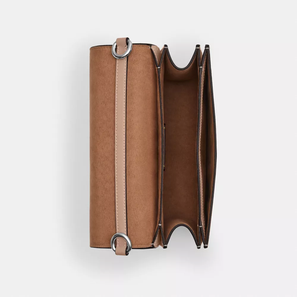 Сумка COACH Quinn Bag In Signature Canvas