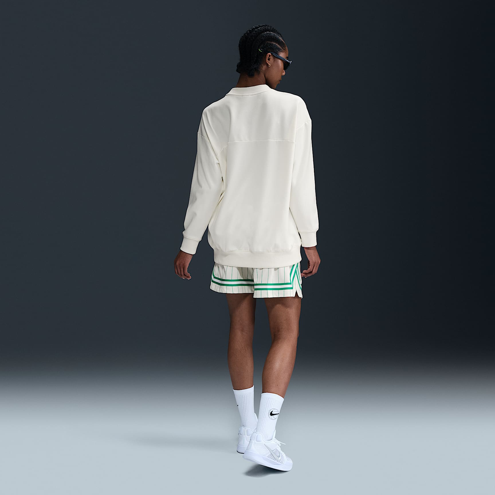Nike Swoosh Fly Women's Dri-FIT Oversized French Terry Basketball Sweatshirt