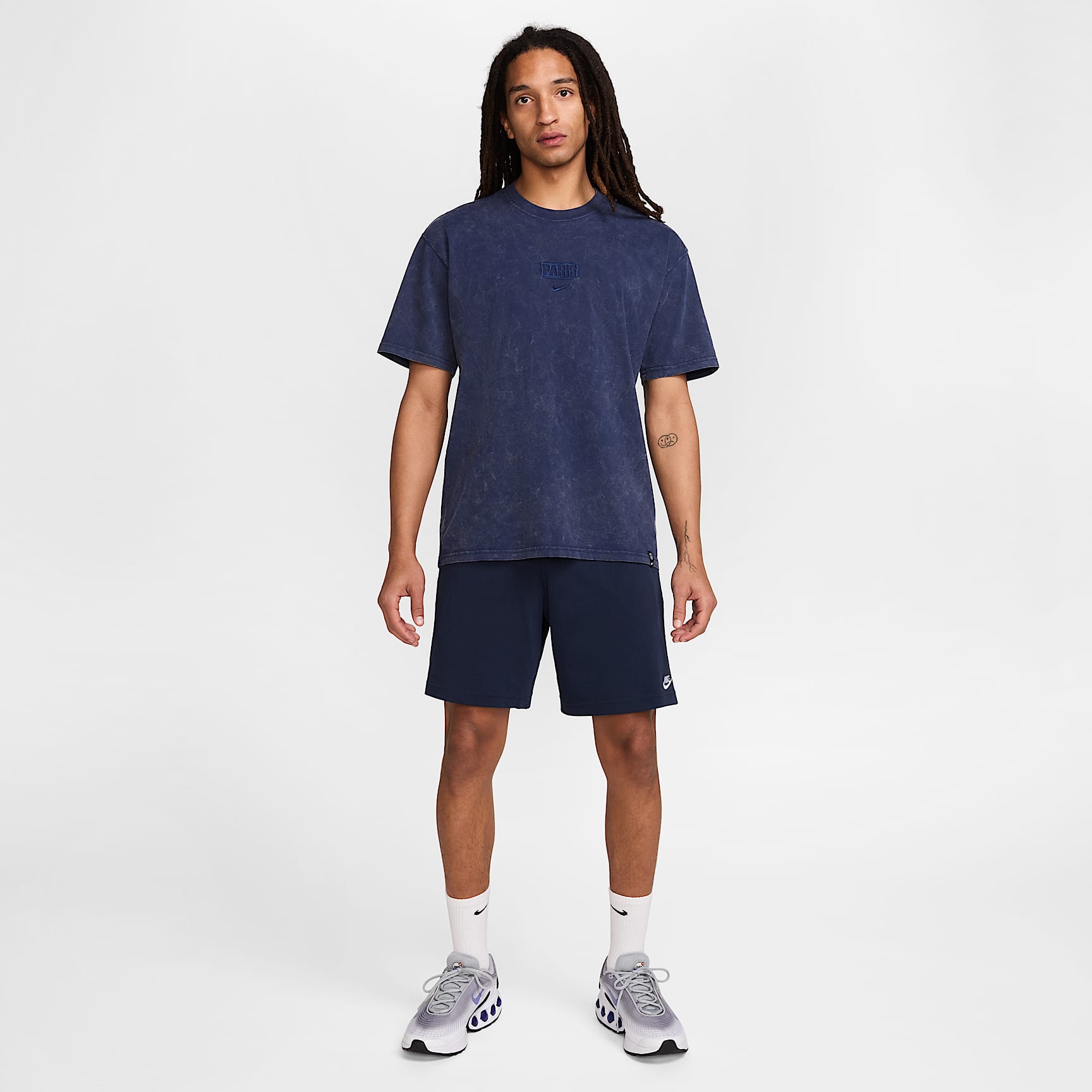 Paris Saint-Germain Premium Essentials Men's Nike Soccer T-Shirt