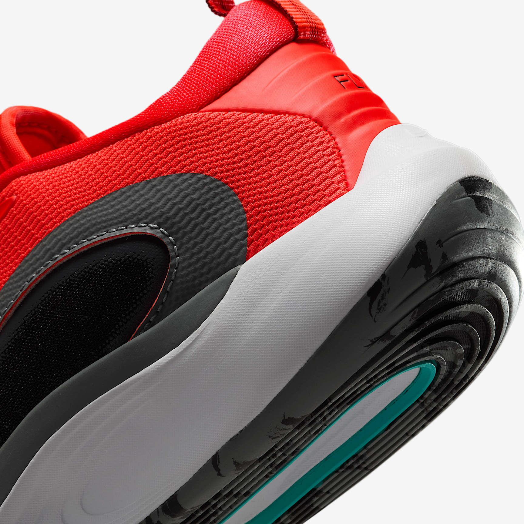 Nike IsoFly Big Kids' Basketball Shoes