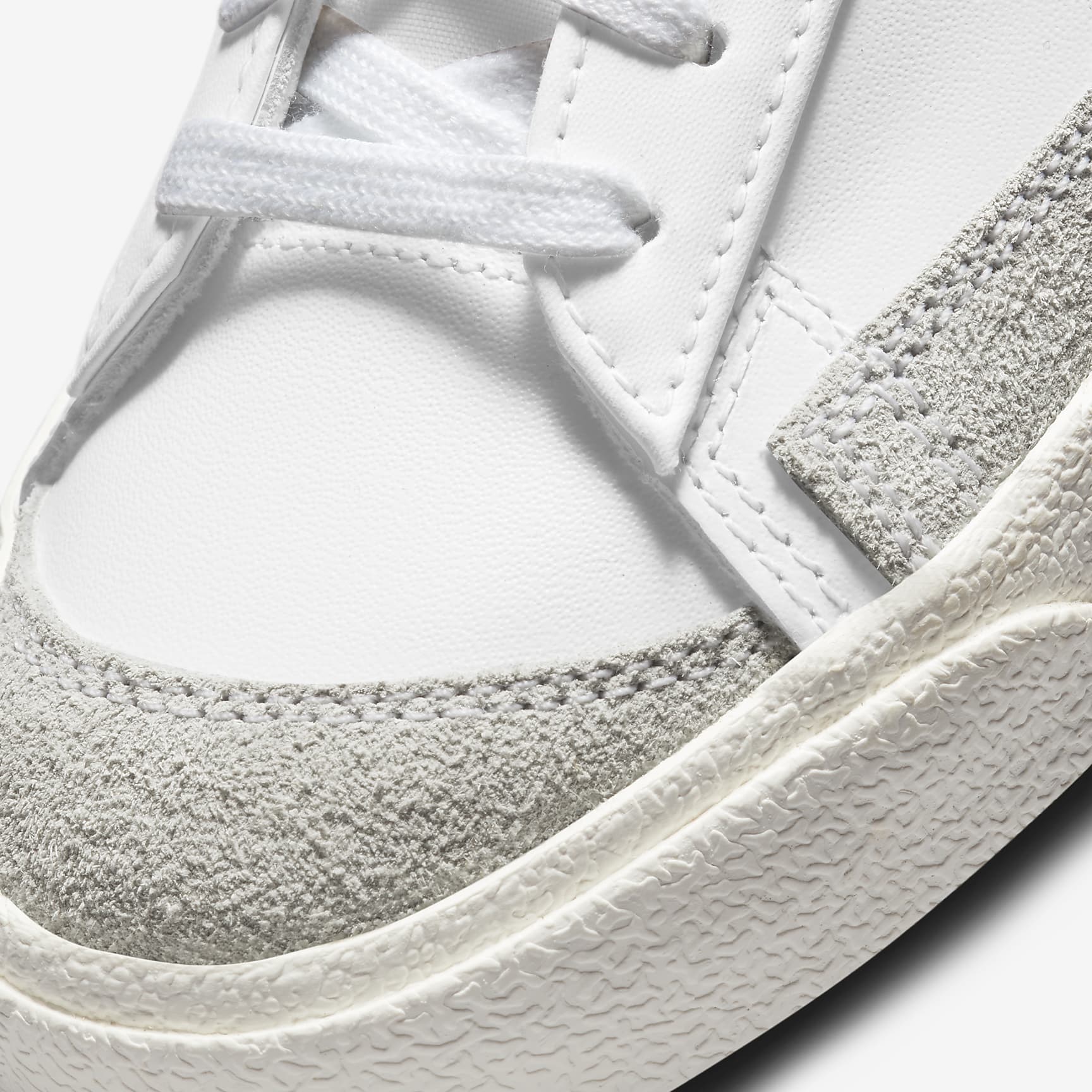 Nike Blazer Low '77 Women's Shoes