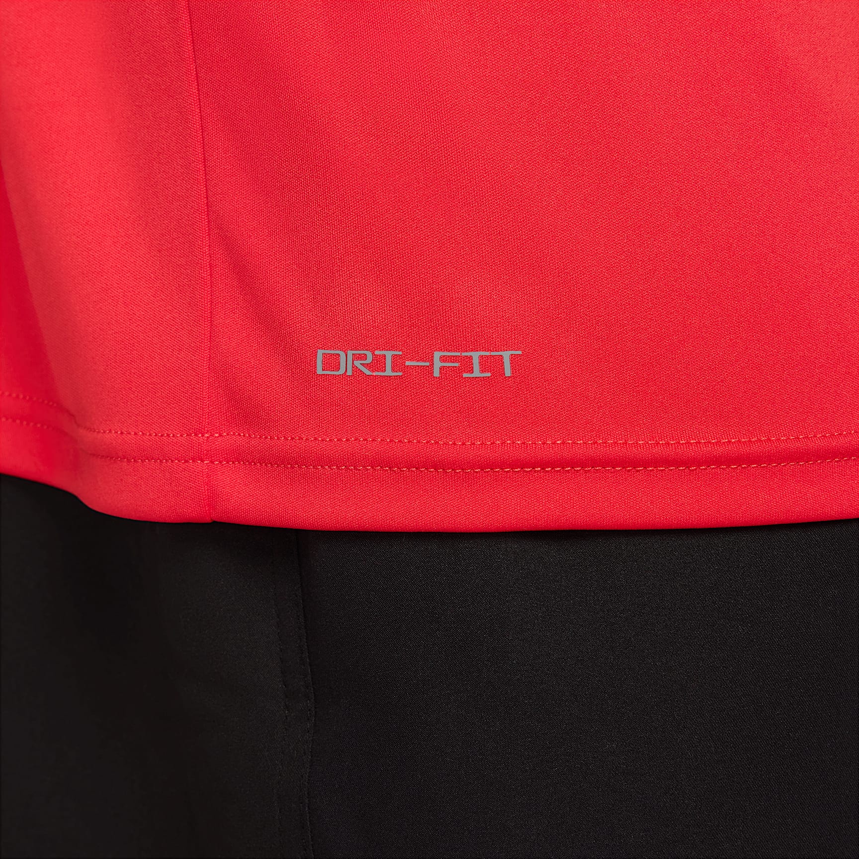 Nike Essential Men's Long-Sleeve Hydroguard Swim Shirt