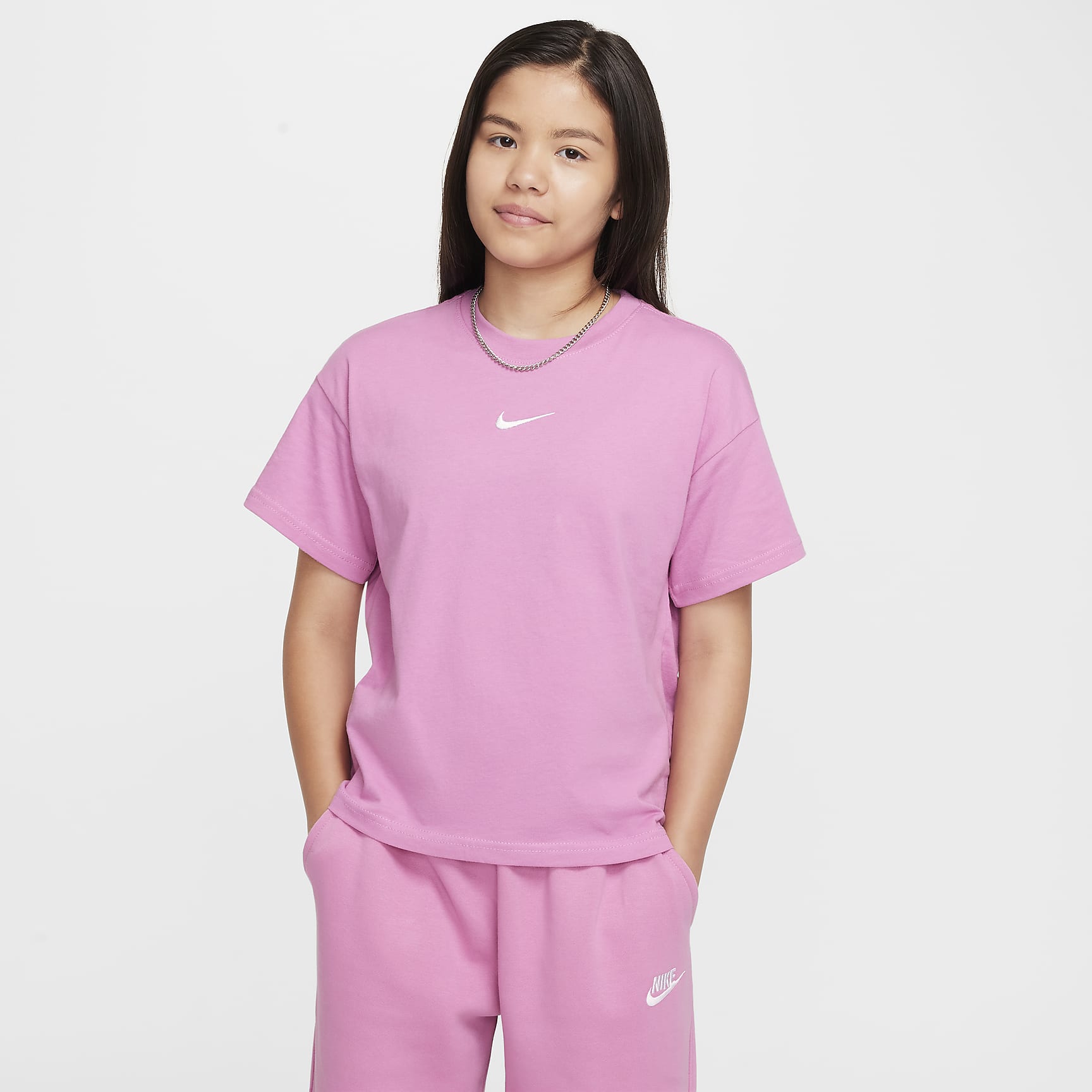 Nike Sportswear Essential Big Kids' (Girls') T-Shirt