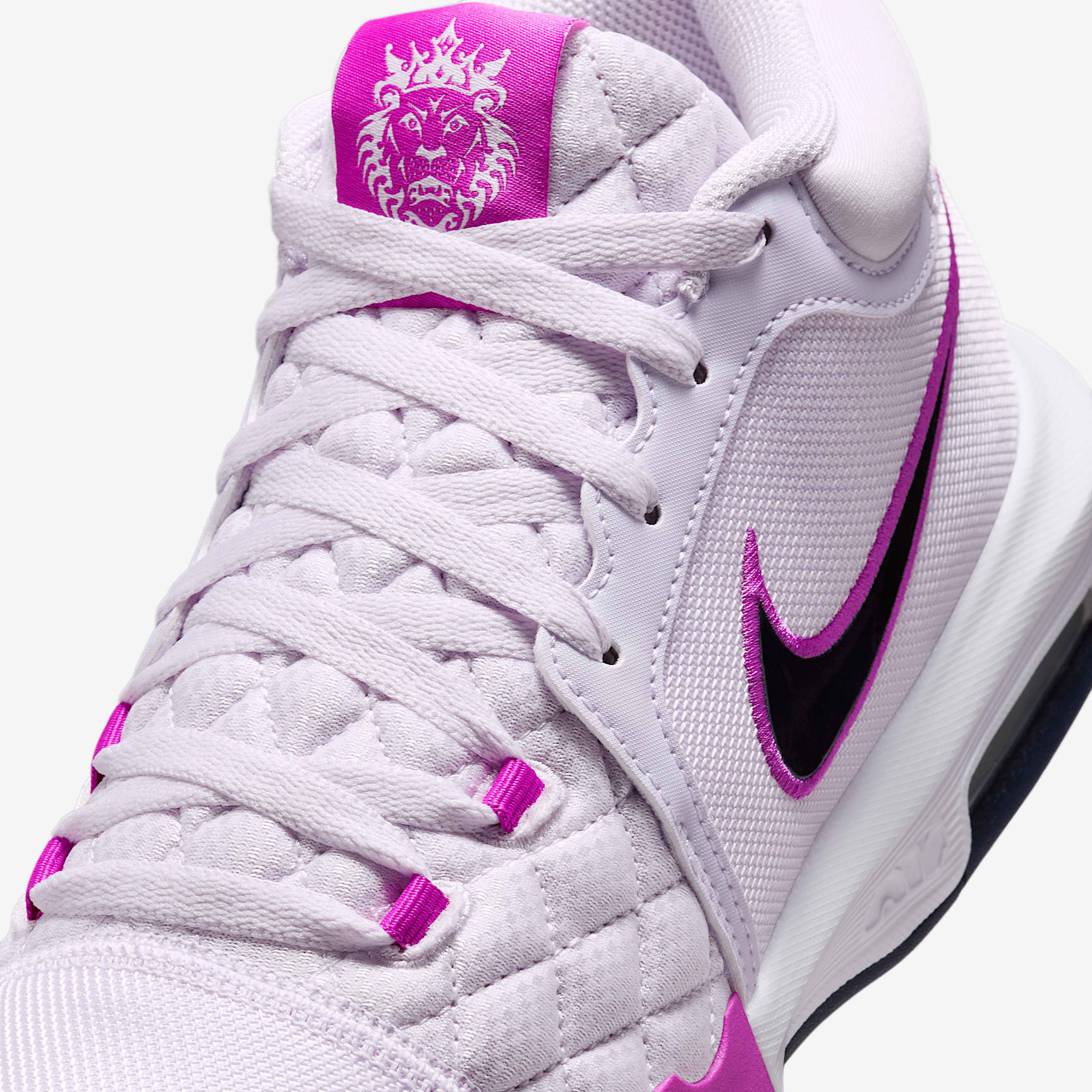 LeBron Witness VIII Basketball Shoes