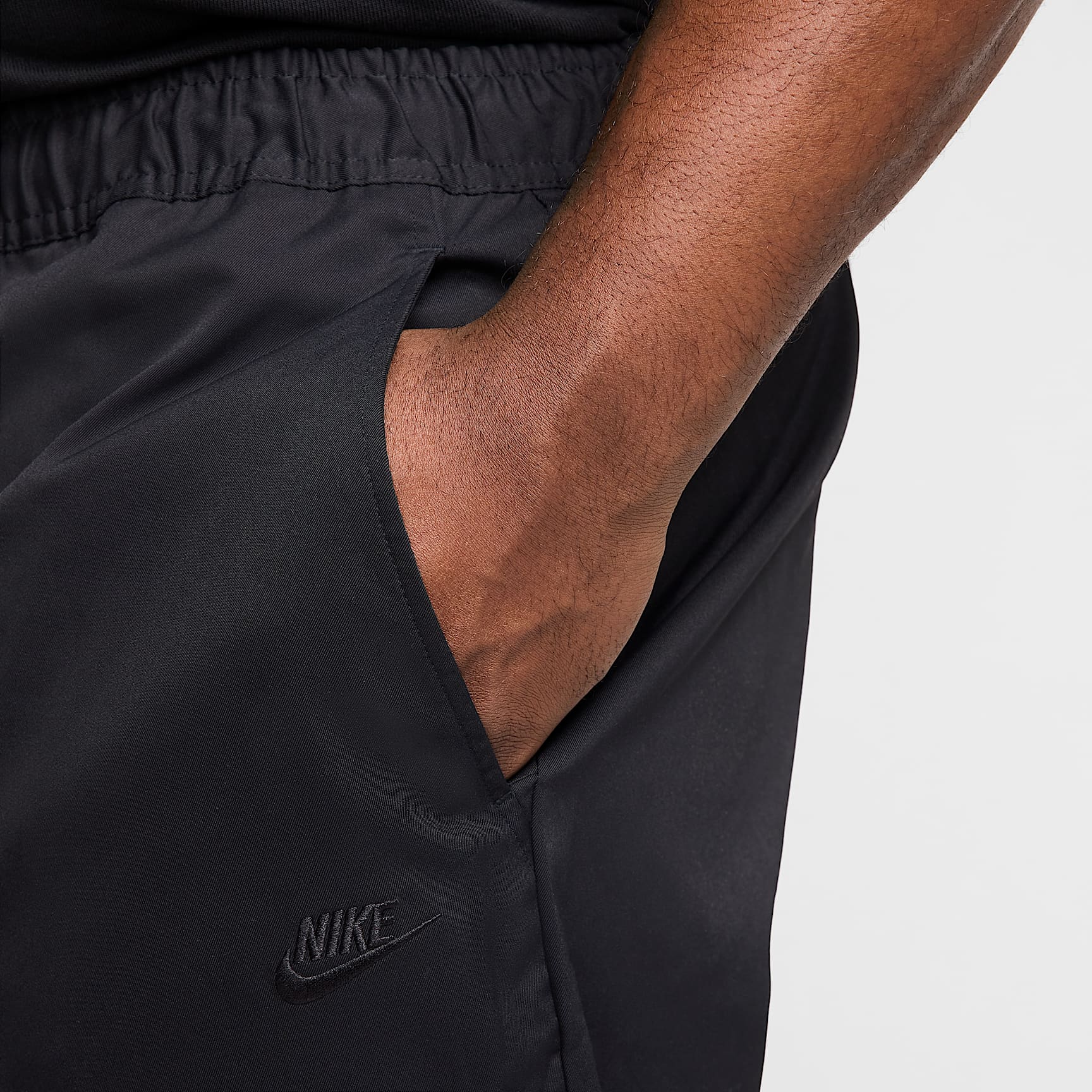 Nike Club Men's Woven Tapered Pants
