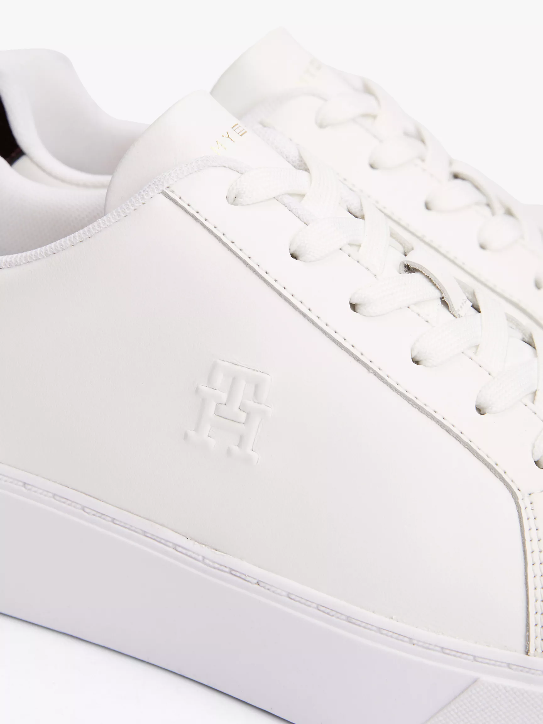 Женские кроссовки Tommy Hilfiger, Кожаные кеды на платформе с монограммным узором