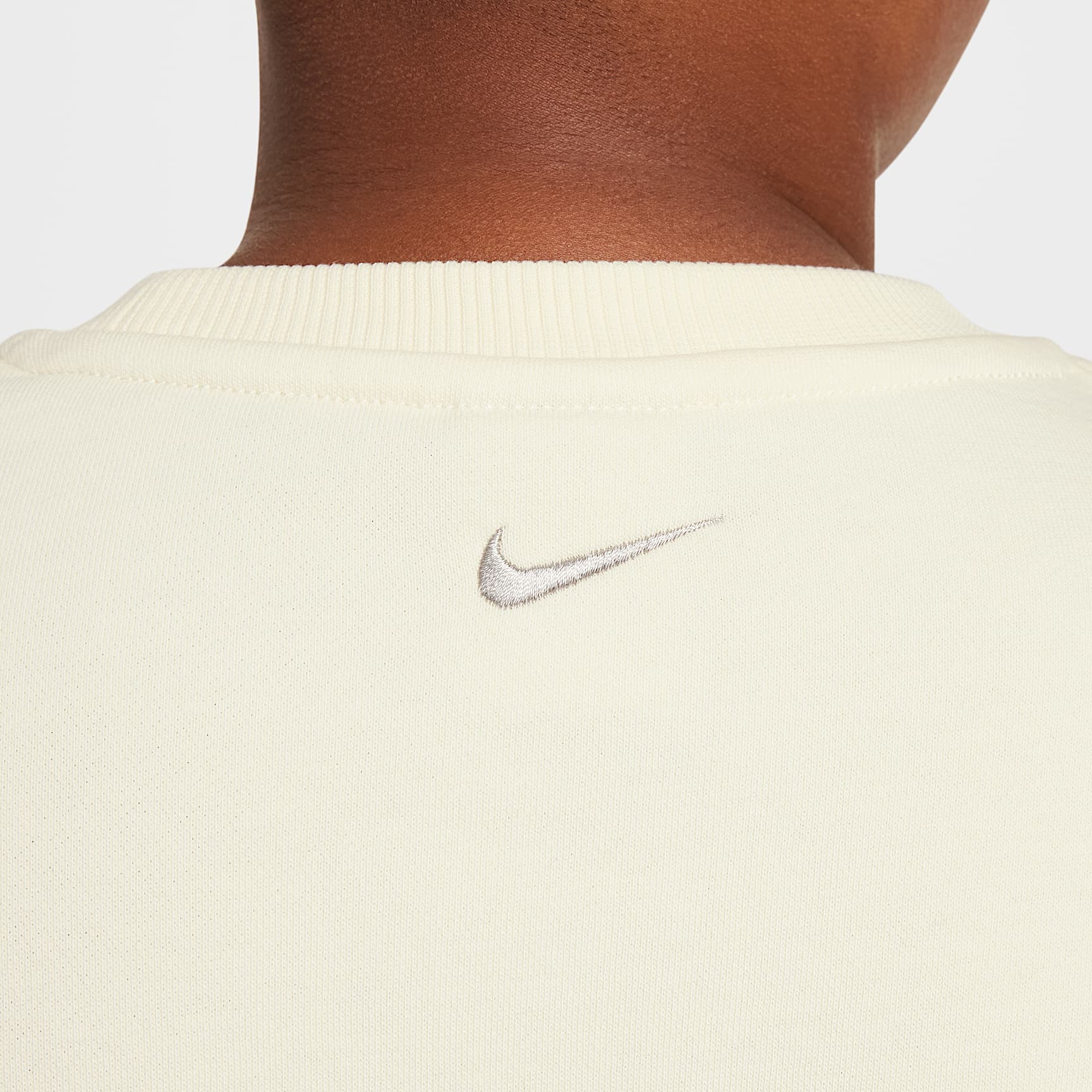 Nike Sportswear Club Girls' French Terry Crew-Neck Sweatshirt